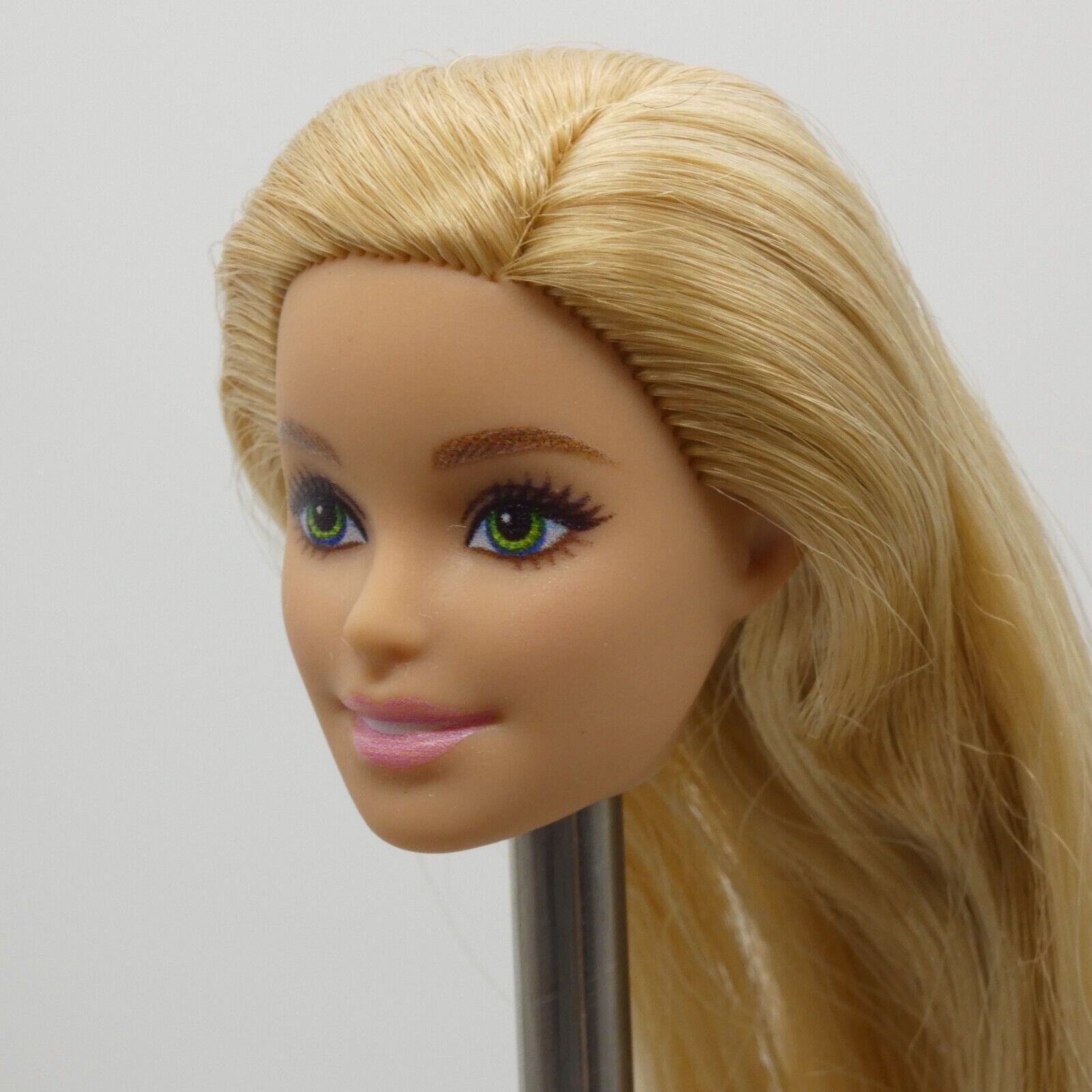 Barbie Doll Head Millie Face Blonde Green Eyes Light Skin 2022 Mattel HGM59