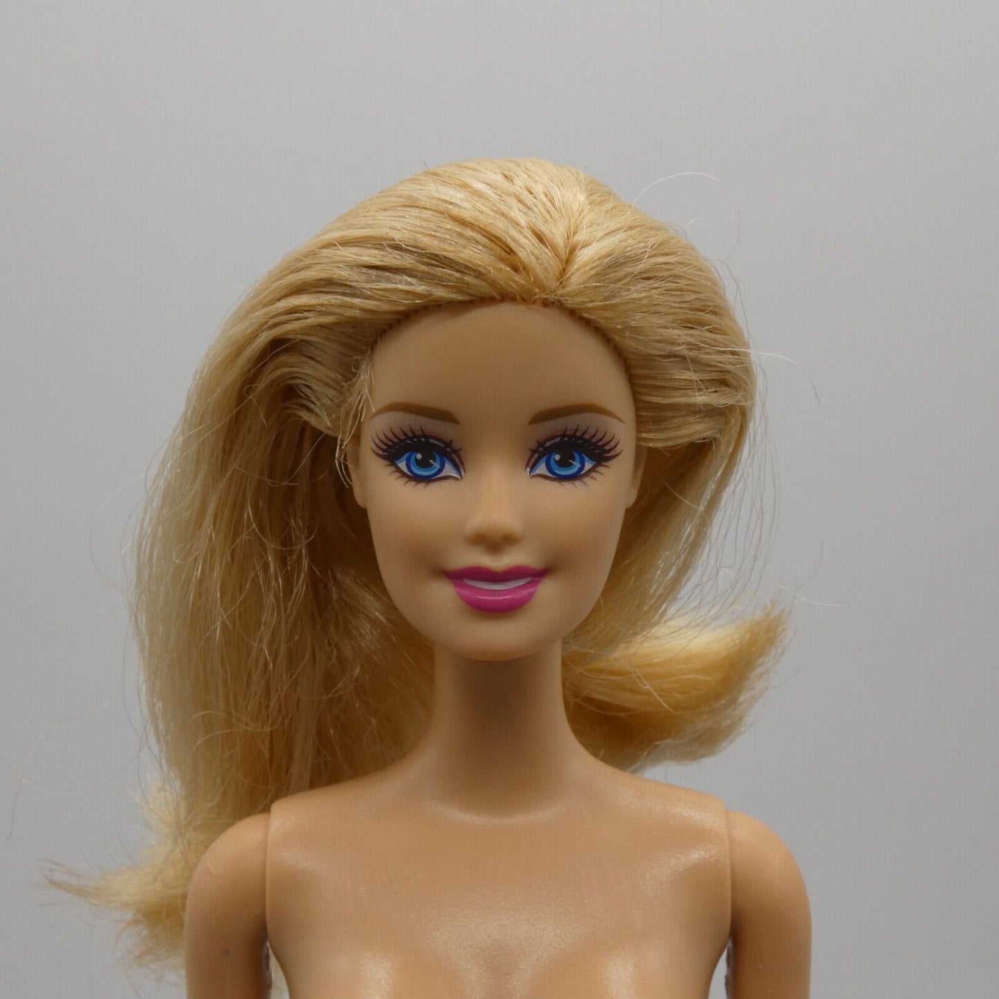 Barbie Doll Generation Girl CEO Face Blonde Straight Arms 2009 Body China N01