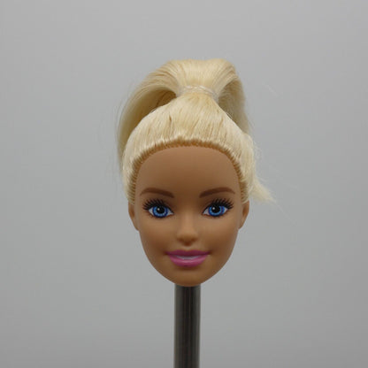 Barbie Fashionistas Doll Millie Face Blonde Light Skin Wellness Spa 2020 GJG55