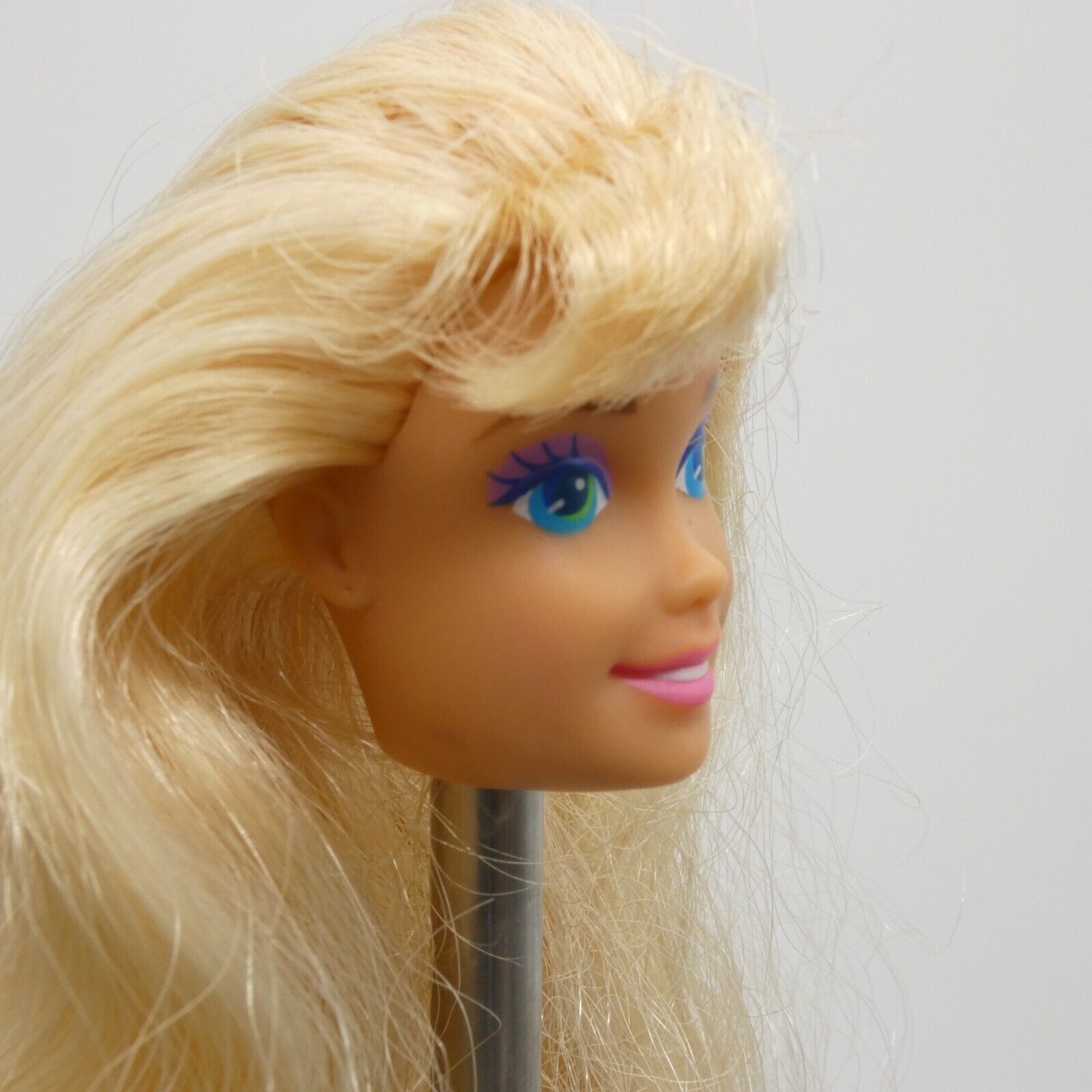 Barbie Snap 'N Play Doll Head Long Wavy Blonde Hair Bangs 1991 Mattel 3550