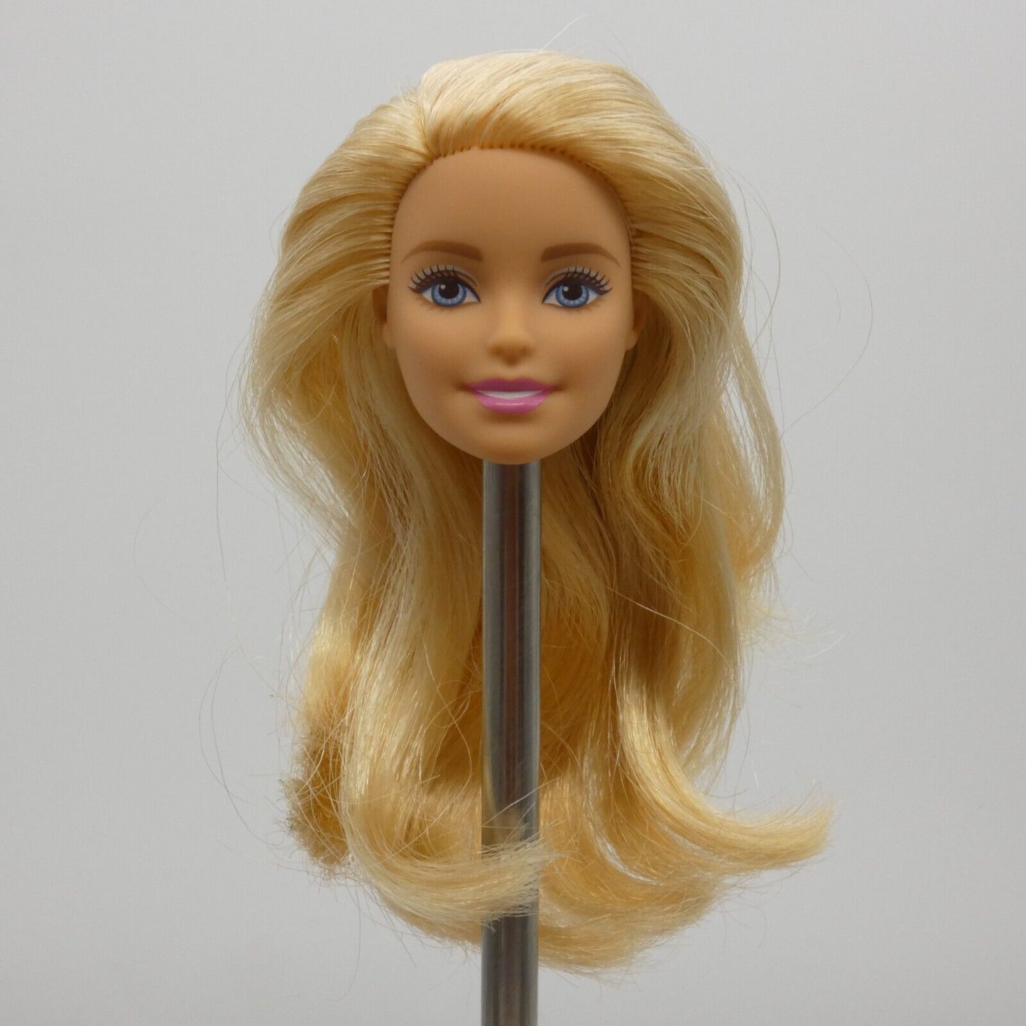 Barbie Fashion Doll Head Millie Face Blonde Blue Eyeshadow Light Skin Mattel