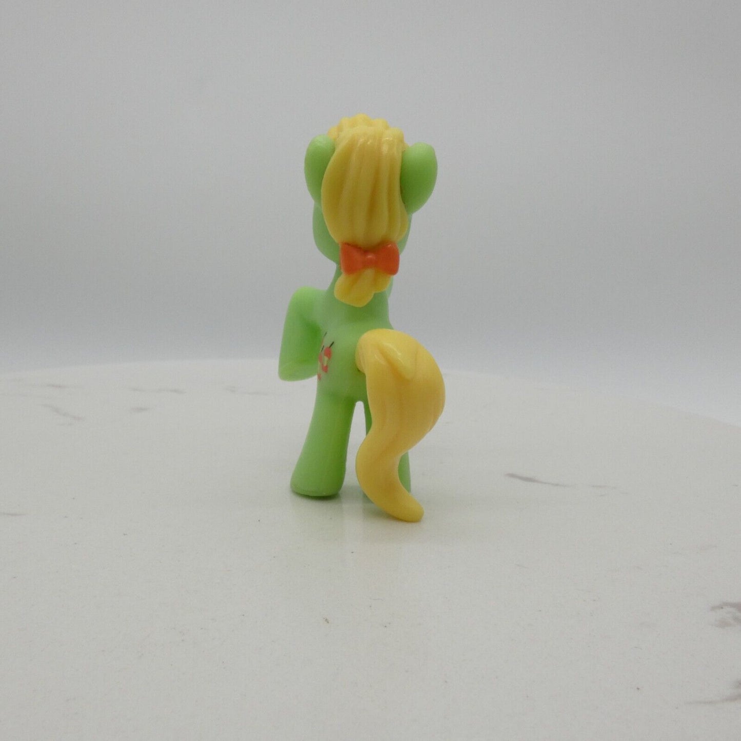 My Little Pony Apple Munchies Friendship is Magic G4 Blind Bag Green Hasbro