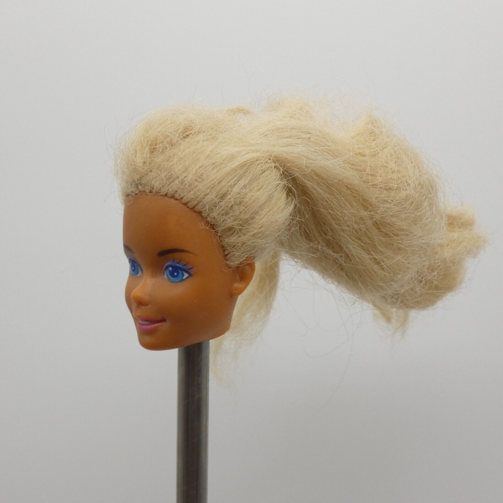 Barbie Beach Blast Doll Head SuperStar Face Medium Tan Skin 1988 Mattel 3237