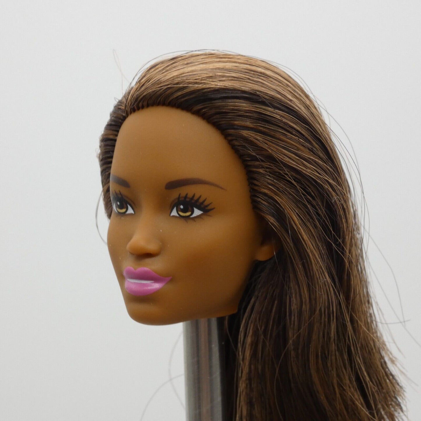 Barbie Fashionistas Doll Head Kim Face AA Medium Dark Skin 2021 Mattel GXV76