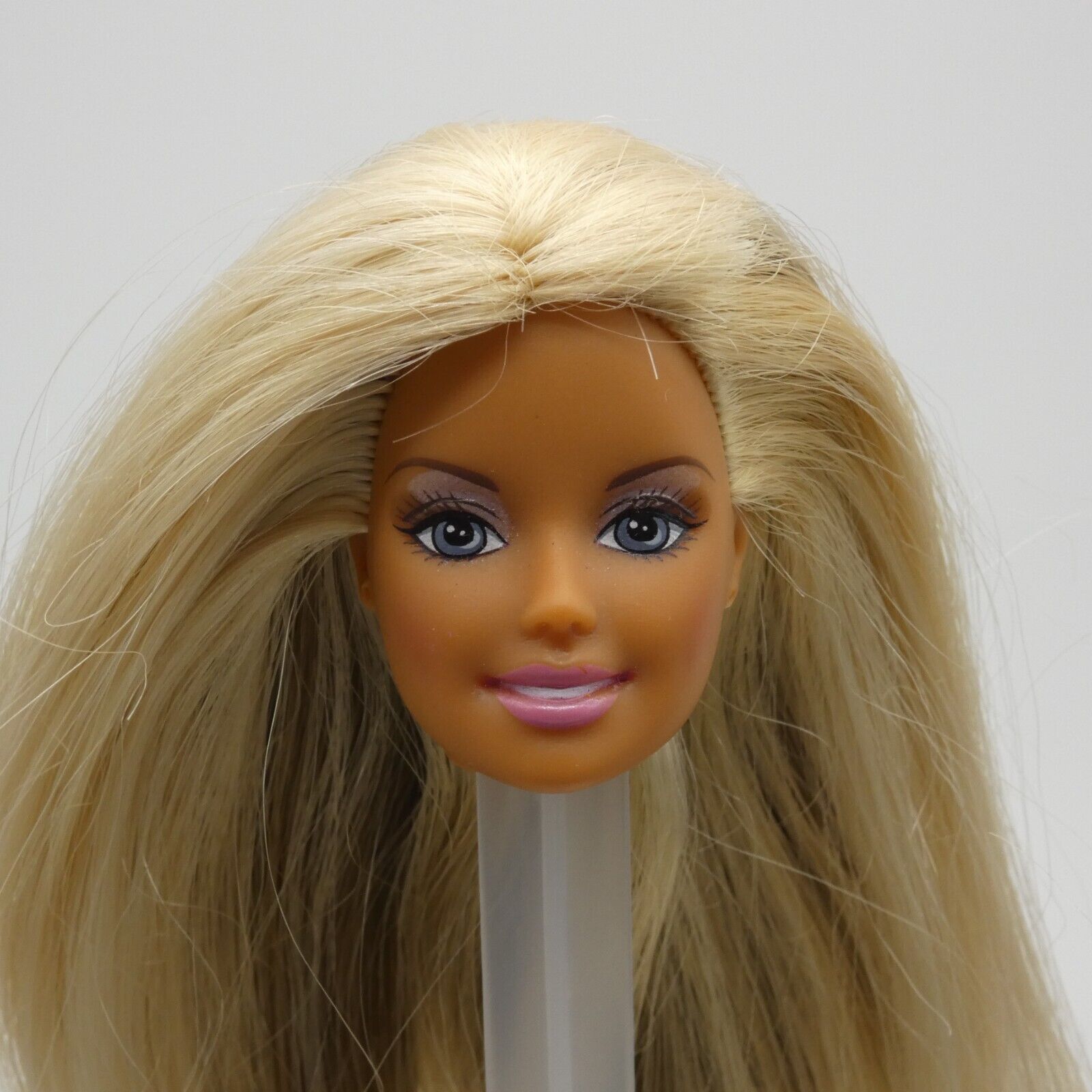 Barbie Generation Girl Doll Head Blonde Hair Medium Light Skin Cali Girl 2004