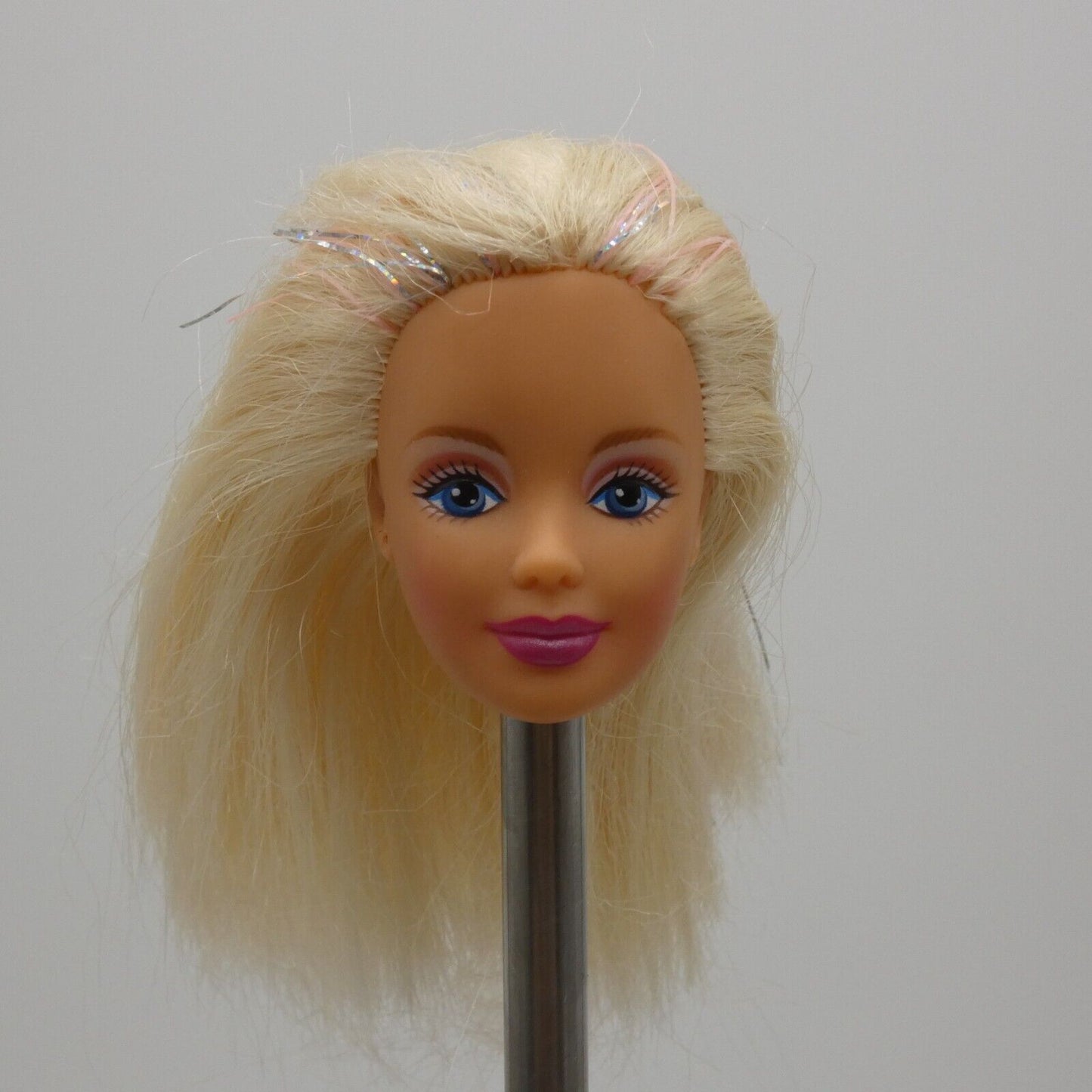 Barbie Beyond Pink Doll Head Only Mackie Face Blonde Pink Hair 1999 Mattel 20017