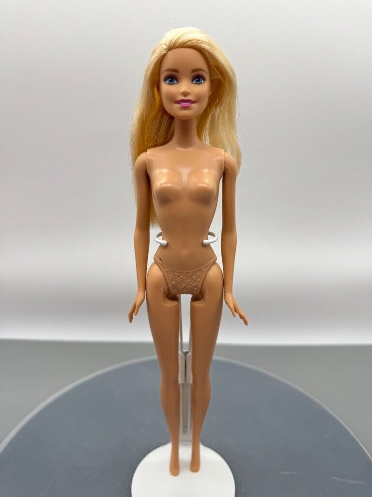 Barbie Doll Millie Blonde Nude Straight Arms Heel Feet Right Side Part 2009 Body