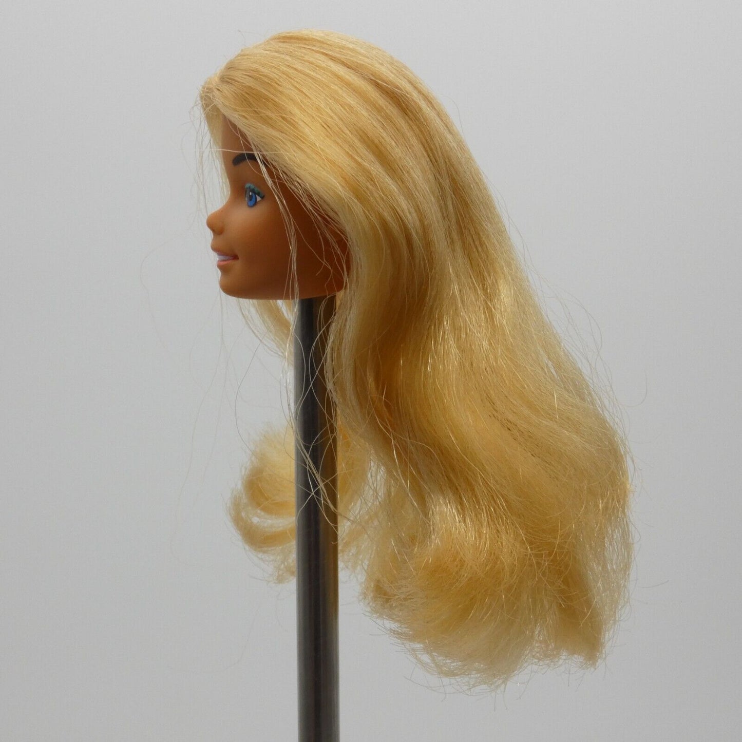 Barbie Malibu Doll Head Only SuperStar Tan Medium Light Skin Hong Kong B