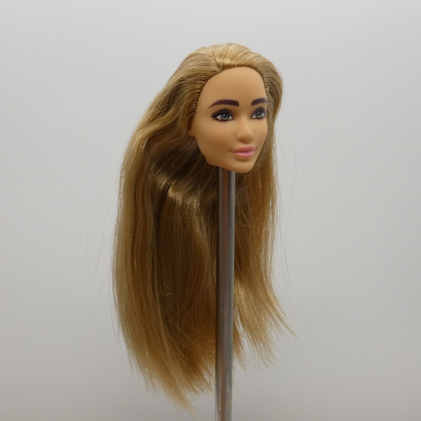 Barbie Fashionistas 159 Doll Head June Face Blonde Medium Light Skin 2020 GRB51