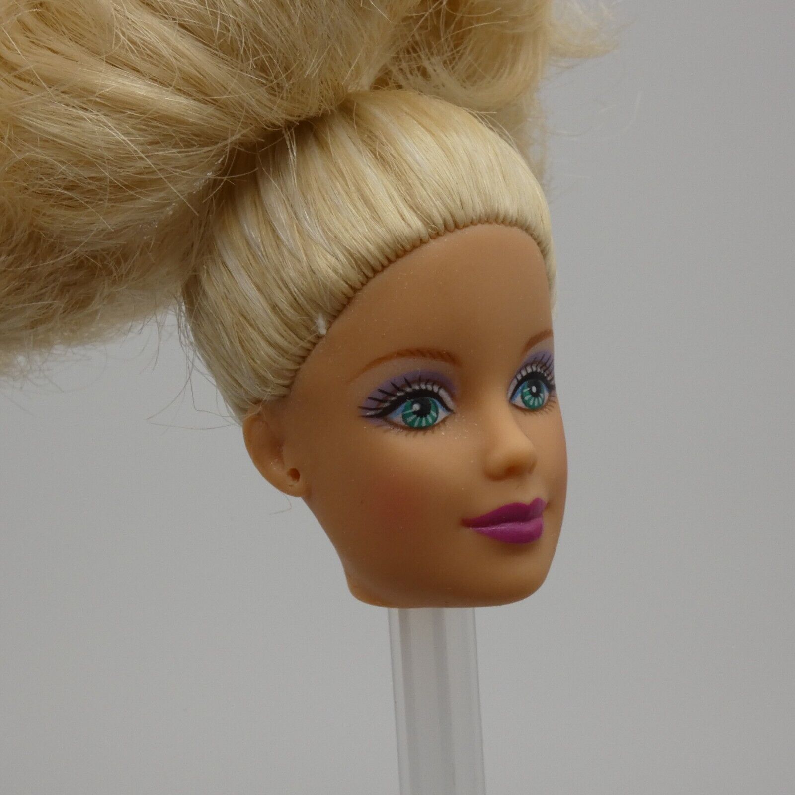 Barbie Mackie Face Doll Head Only 1998 Happy Holidays Blonde Green Eyes 20200