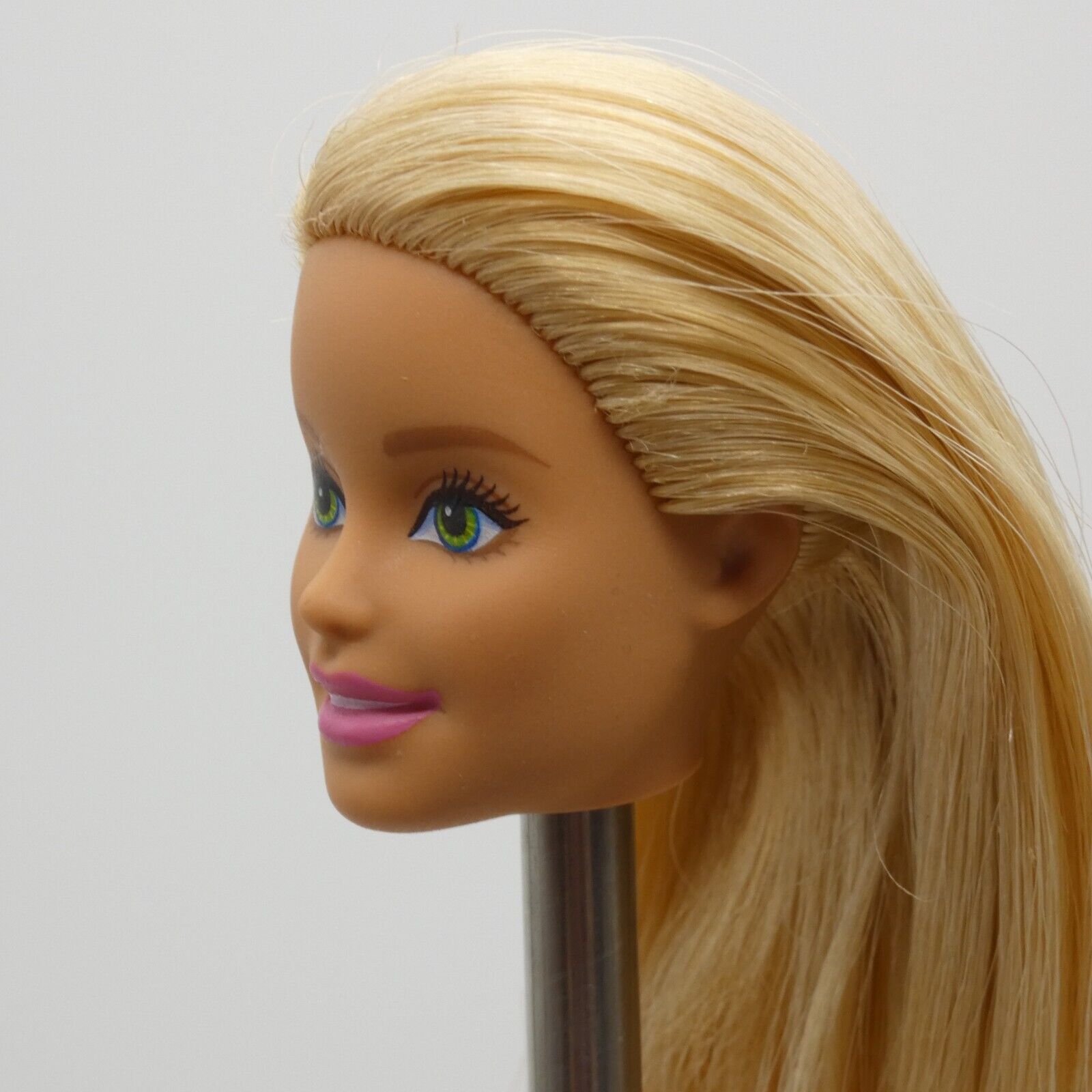 Barbie Beach Doll Head Only Millie Face Blonde Hair Green Eyes Light Skin Mattel