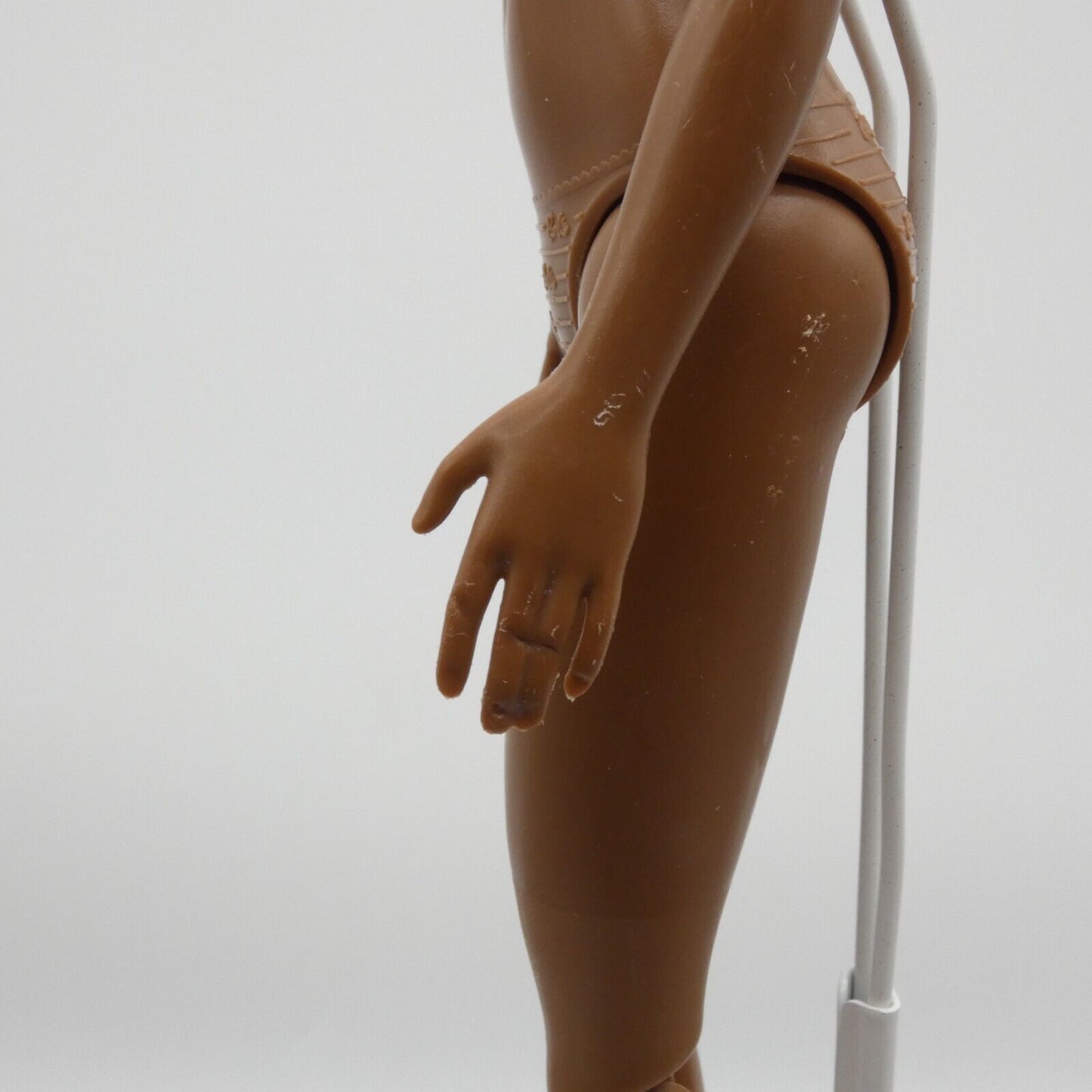 Barbie Doll Fashionistas AA Body Dark Skin Articulated Knees 2020 Spa Day GJR85