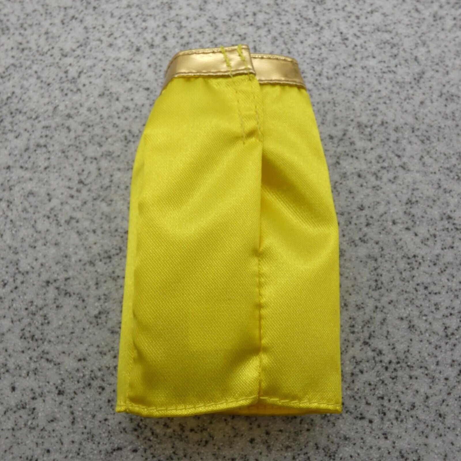 Barbie Doll Skirt Yellow Shiny Gold Band Signature Looks 19 2023 Mattel HJX28