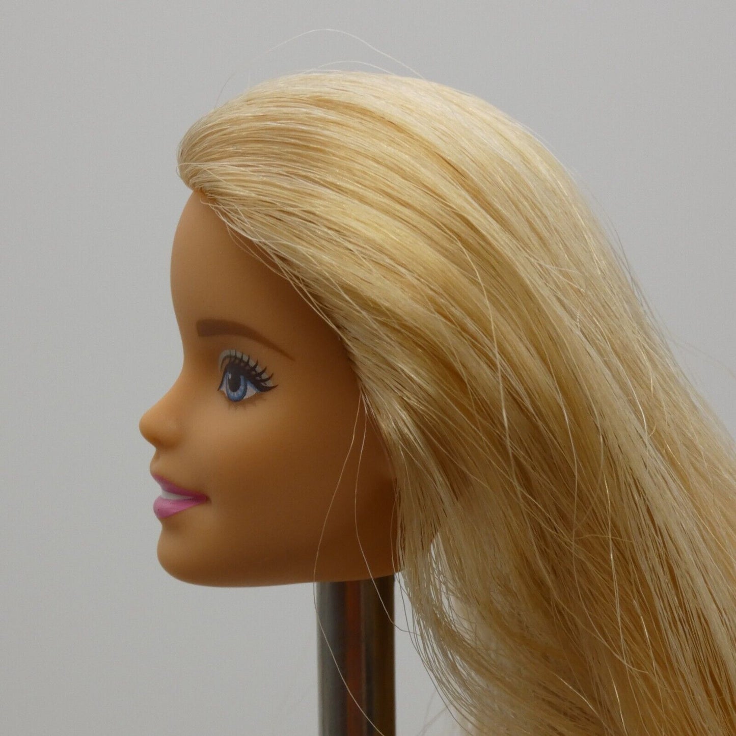 Barbie Fashion Doll Head Millie Face Blonde Blue Eyeshadow Light Skin Mattel