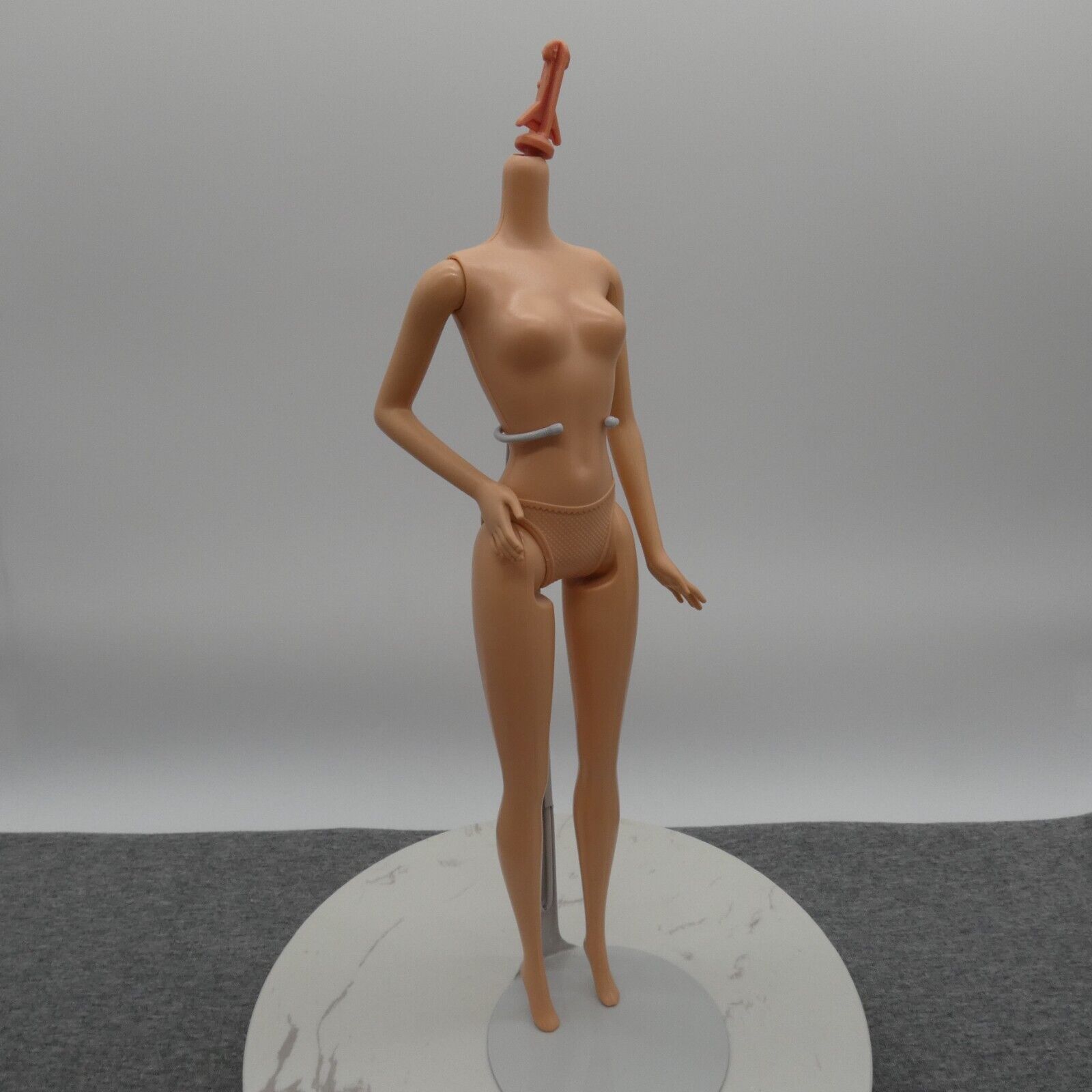 Barbie Doll Body Only Fashion Fever Light Skin Tone Bent Right Arm Indonesia