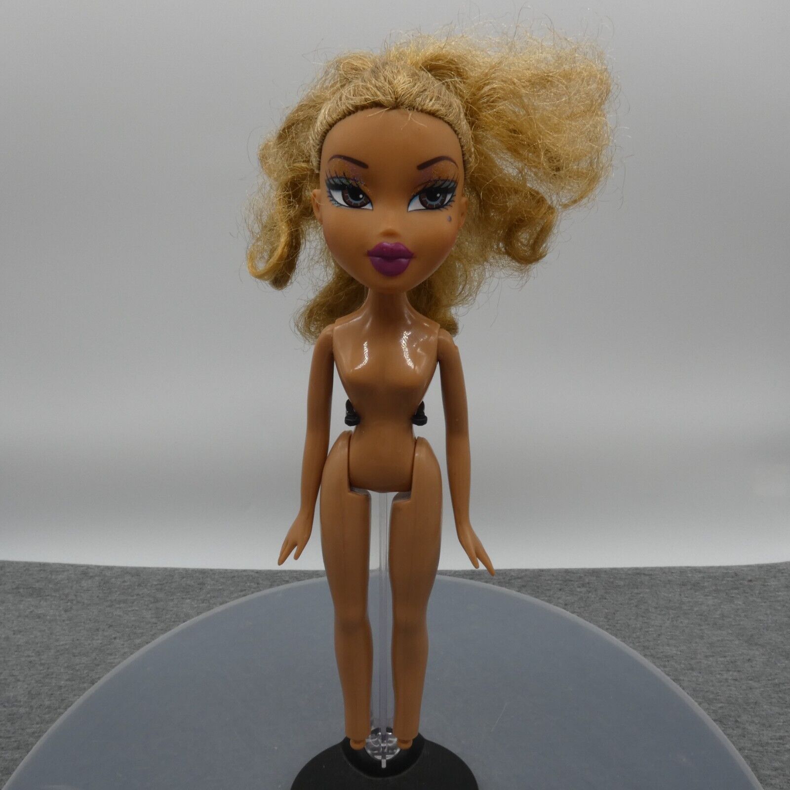 Bratz Step Out Yasmin Doll Curly Honey Blonde Hair Nude 2005 MGA 296997