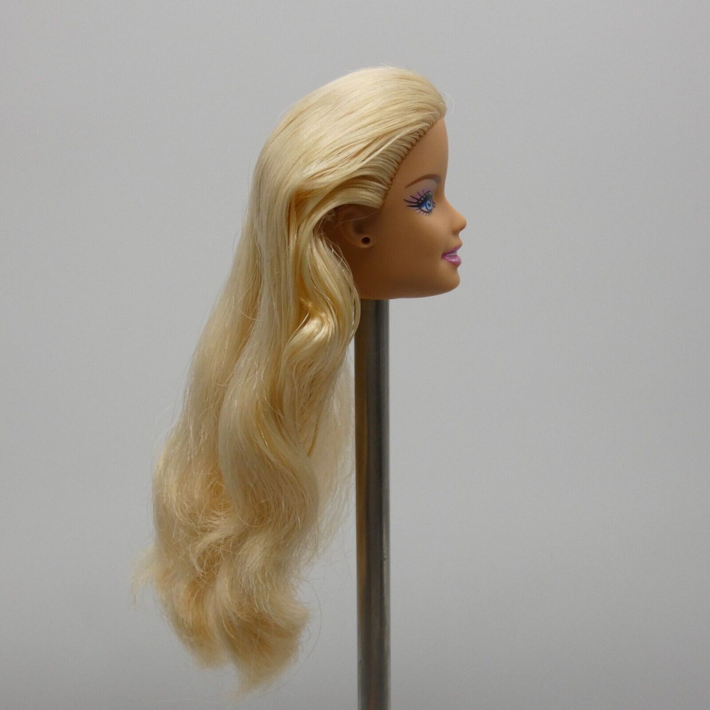 Barbie Doll Head Generation Girl CEO Face I Can Be Bride Medium Light Skin T3841