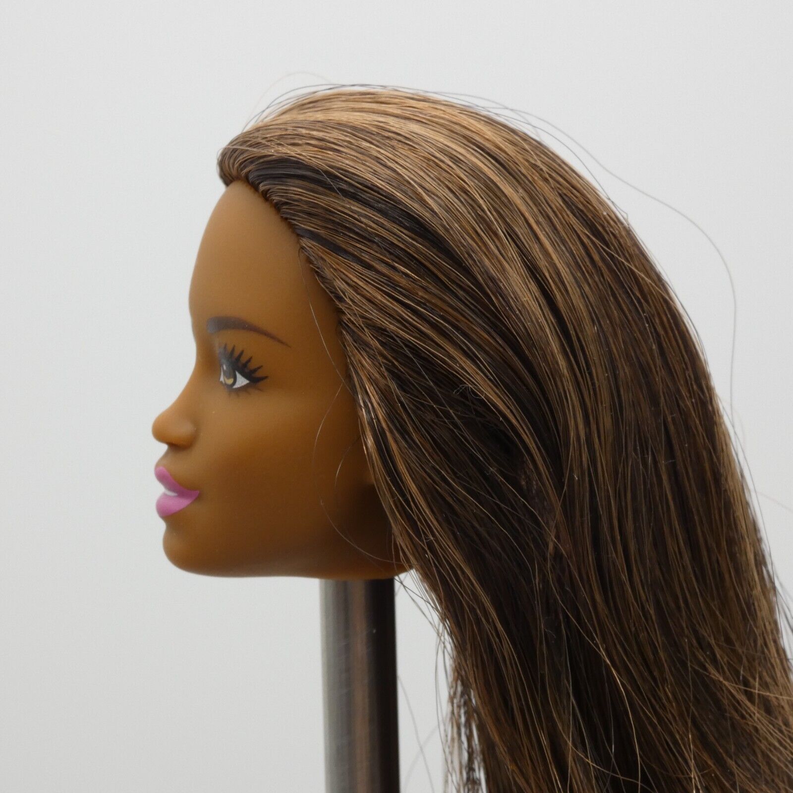 Barbie Fashionistas Doll Head Kim Face AA Medium Dark Skin 2021 Mattel GXV76