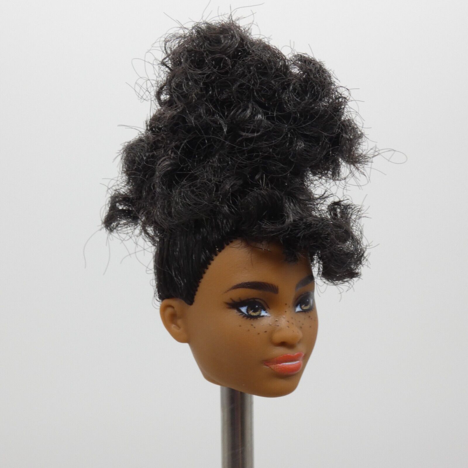 Barbie Fashionistas 185 Doll Head AA Mbili Grace Face Medium Dark Skin Freckles