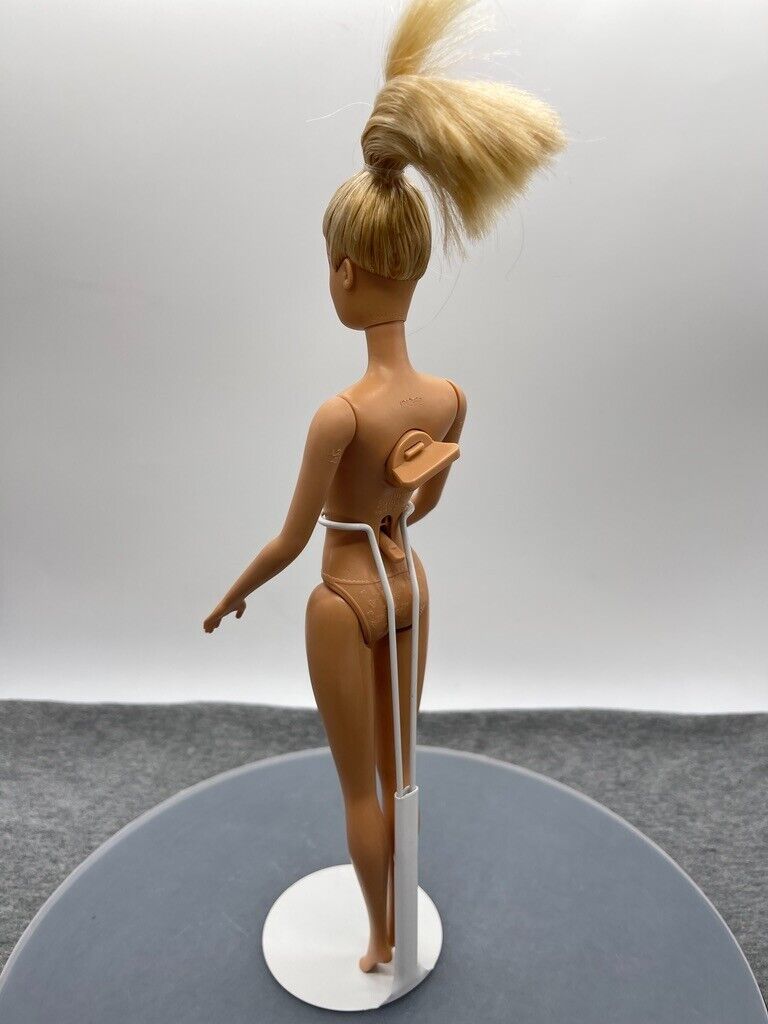 Barbie Doll Generation Girl Face Nude Swimming Motion CEO Mattel 2011 Body