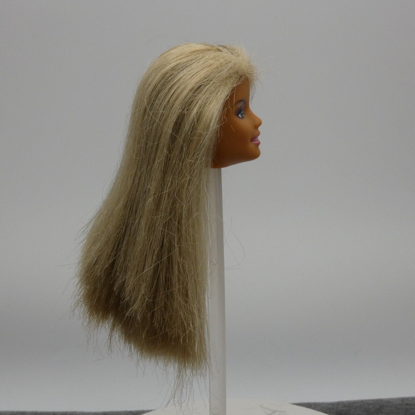 Barbie Generation Girl Doll Head Blonde Bangs Medium Light Skin Cali Girl 2004