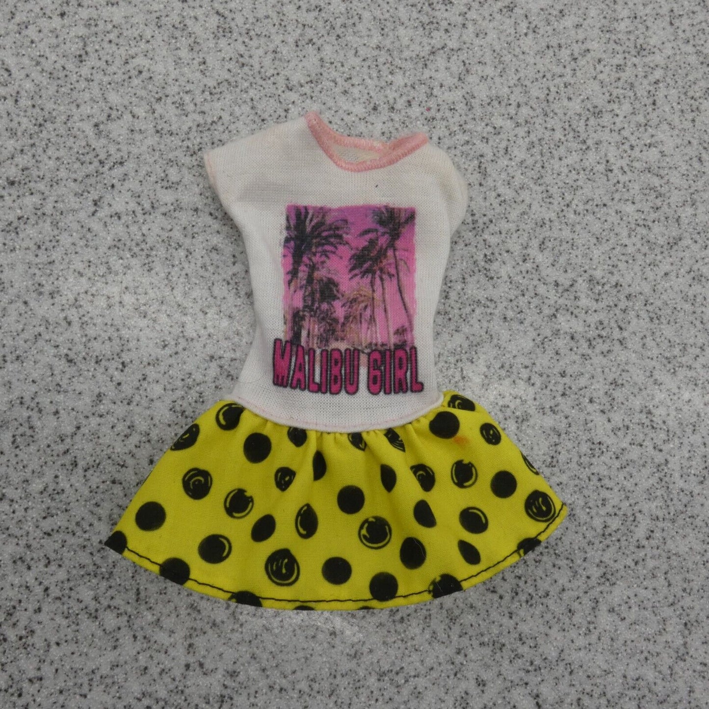 Barbie Sisters Puppy Chase Doll Dress Yellow Skirt White Top 2016 Mattel DMB26