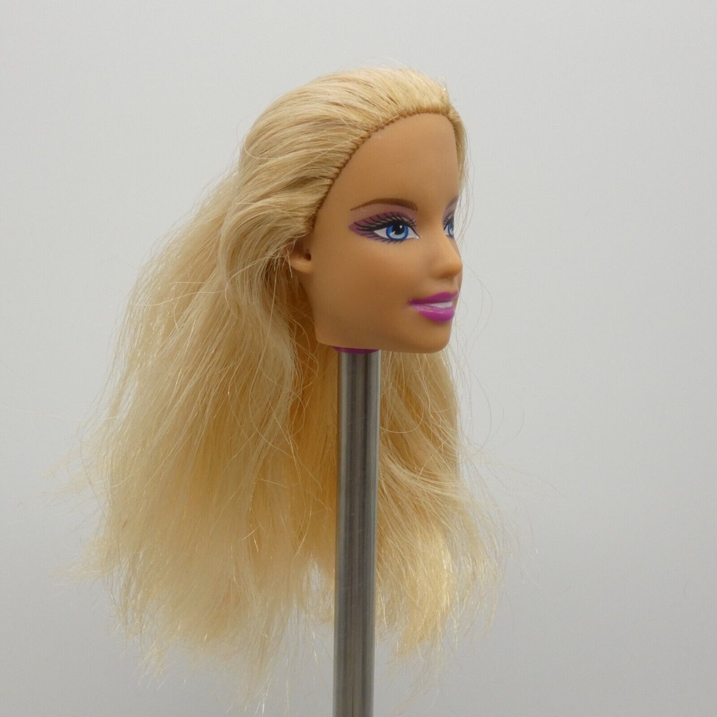 Barbie Fashion Fever Doll Head Medium Light Skin Blonde Hair 2008 Mattel