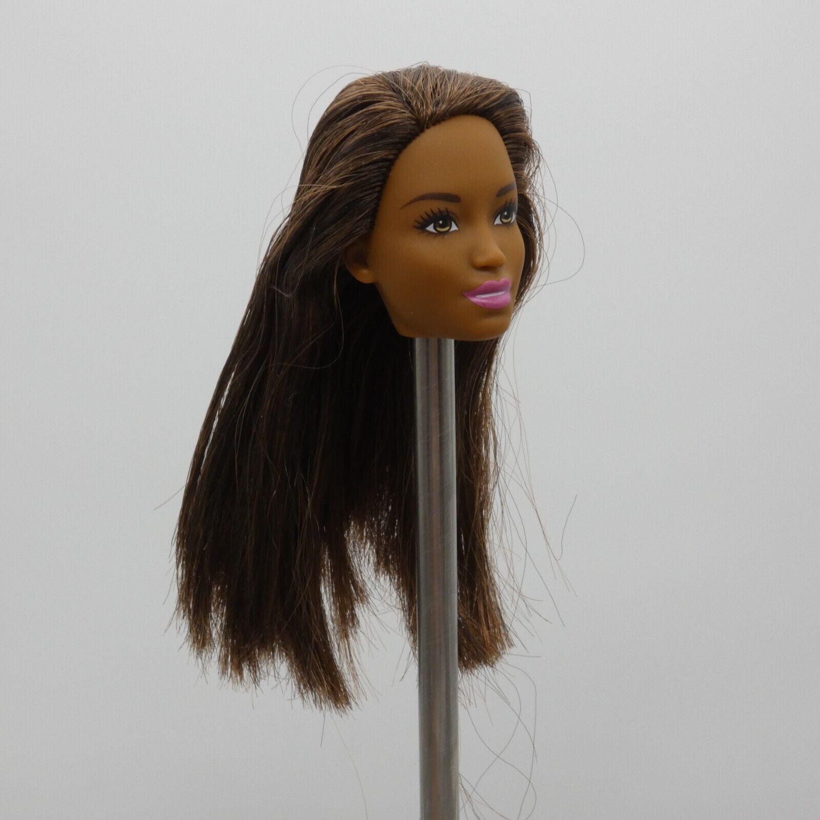 Barbie Fashionistas Doll Head Kim Face AA Medium Dark Skin 2021 Mattel GXV76