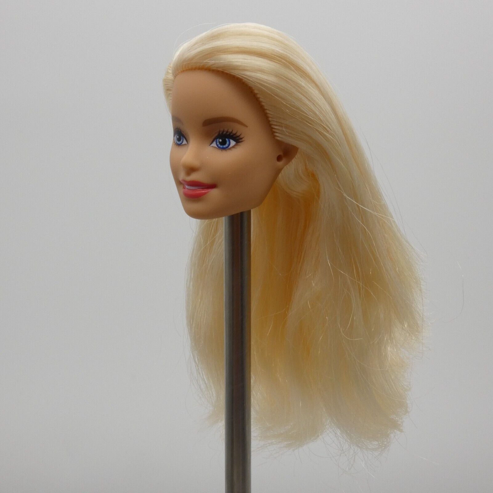 Barbie Holiday Doll Head Millie Face Blonde Light Skin 2020 Mattel GJB74