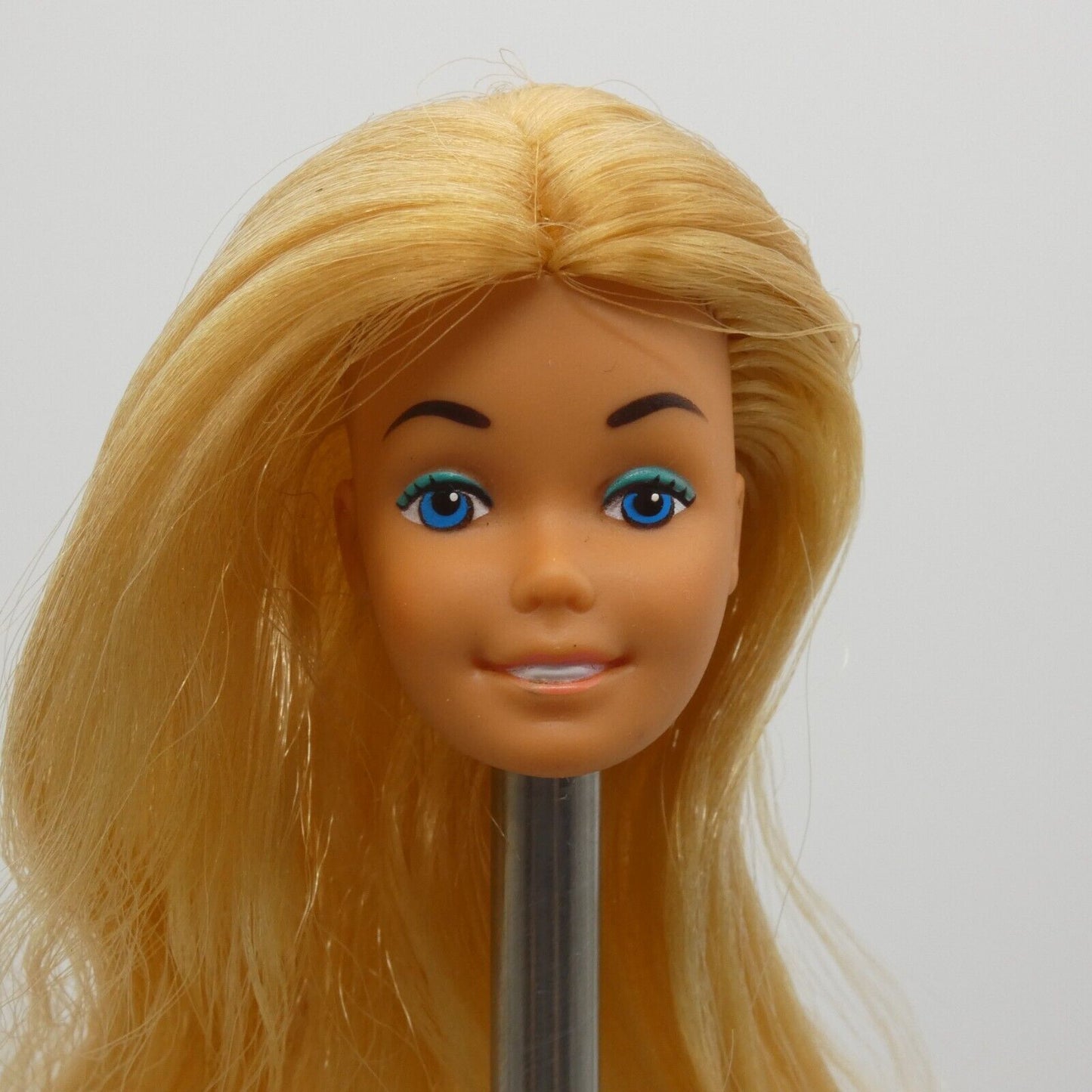 Barbie Malibu Doll Head Only SuperStar Tan Medium Light Skin Hong Kong E Mattel