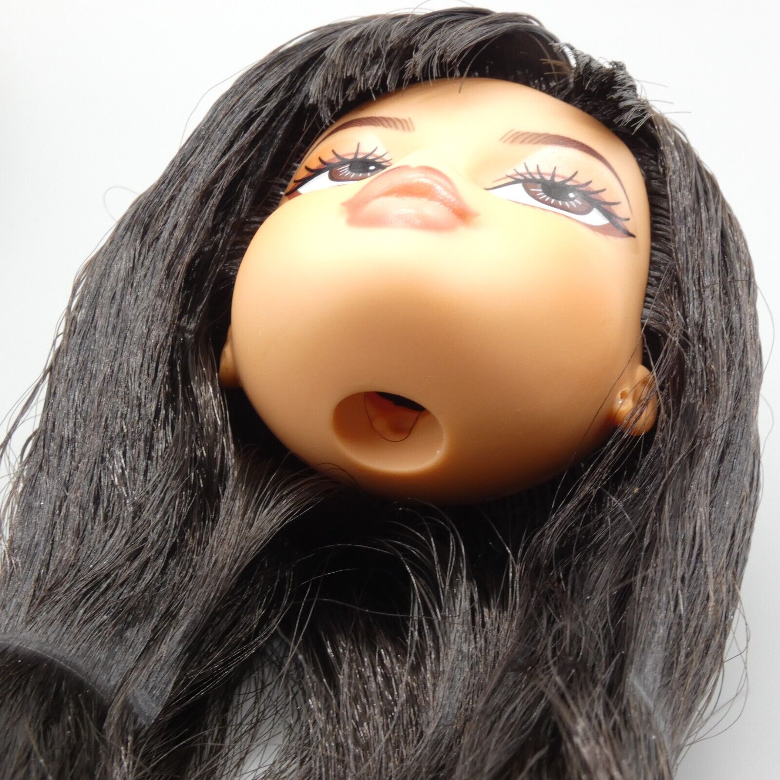 Bratz Doll Head Only Medium Light Tan Skin Kylie Jenner Day Long Hair 2023 O17B