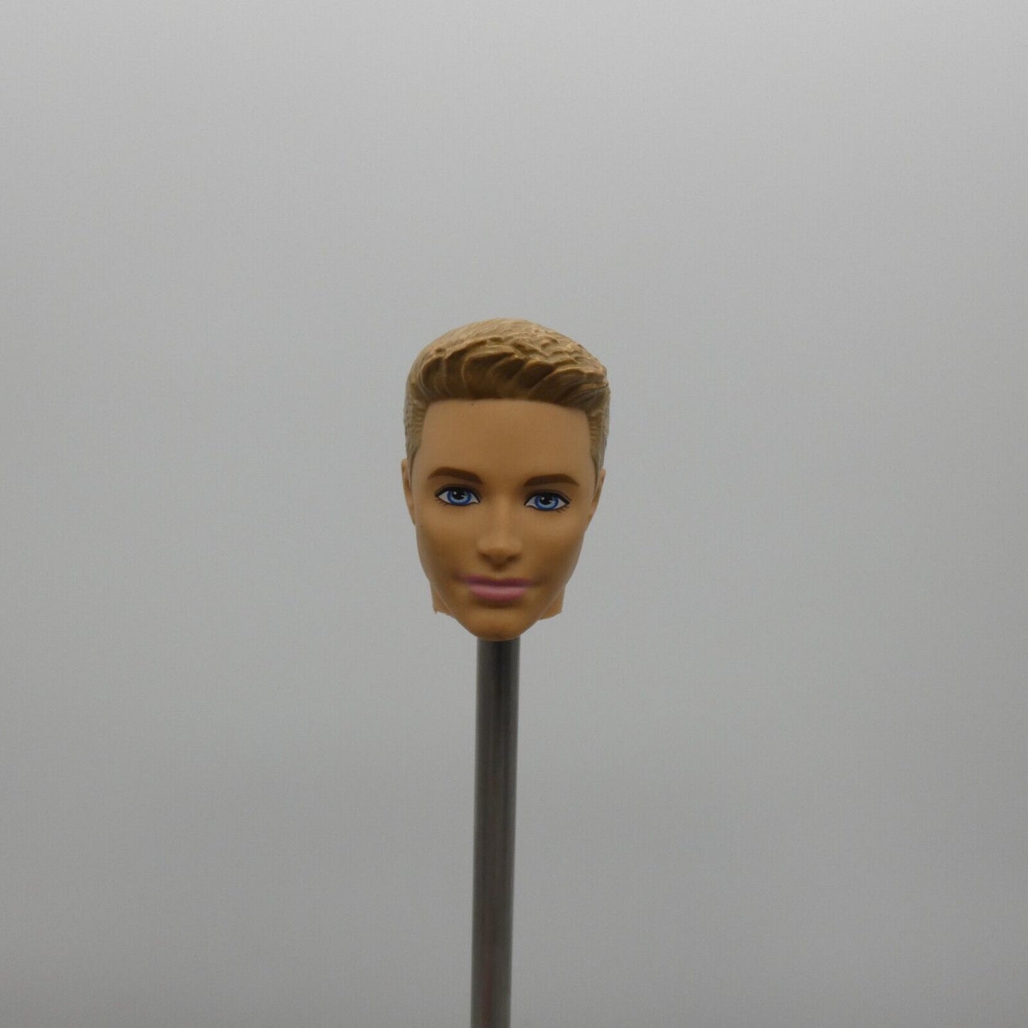 Barbie Fashionistas 1 Ken Ryan Doll Head Molded Blonde Hair 2013 Mattel CFG19 B2