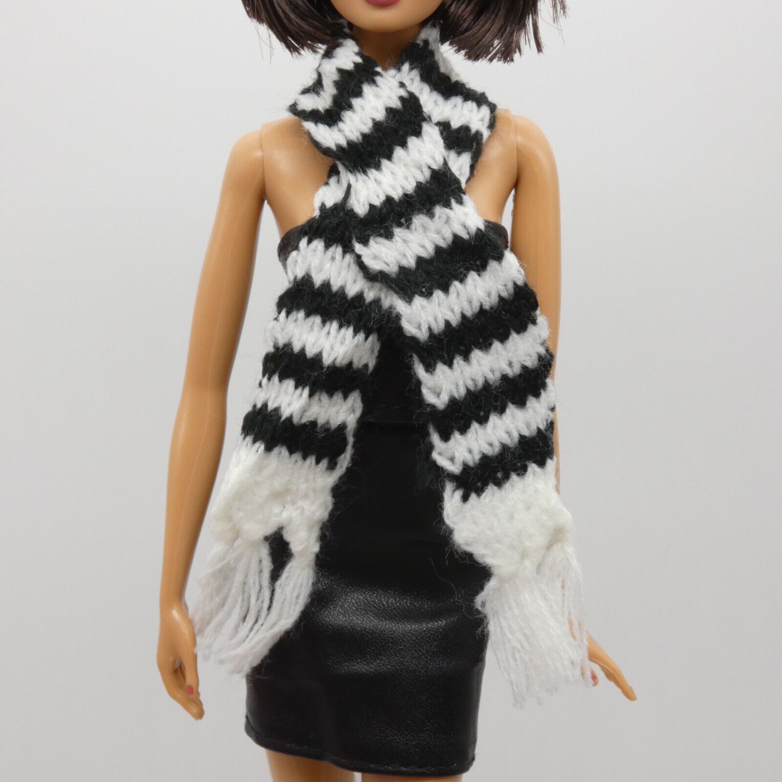 Scarf For Integrity Toys Barbie Size Doll Black White Stripe Fringe Knitted FR