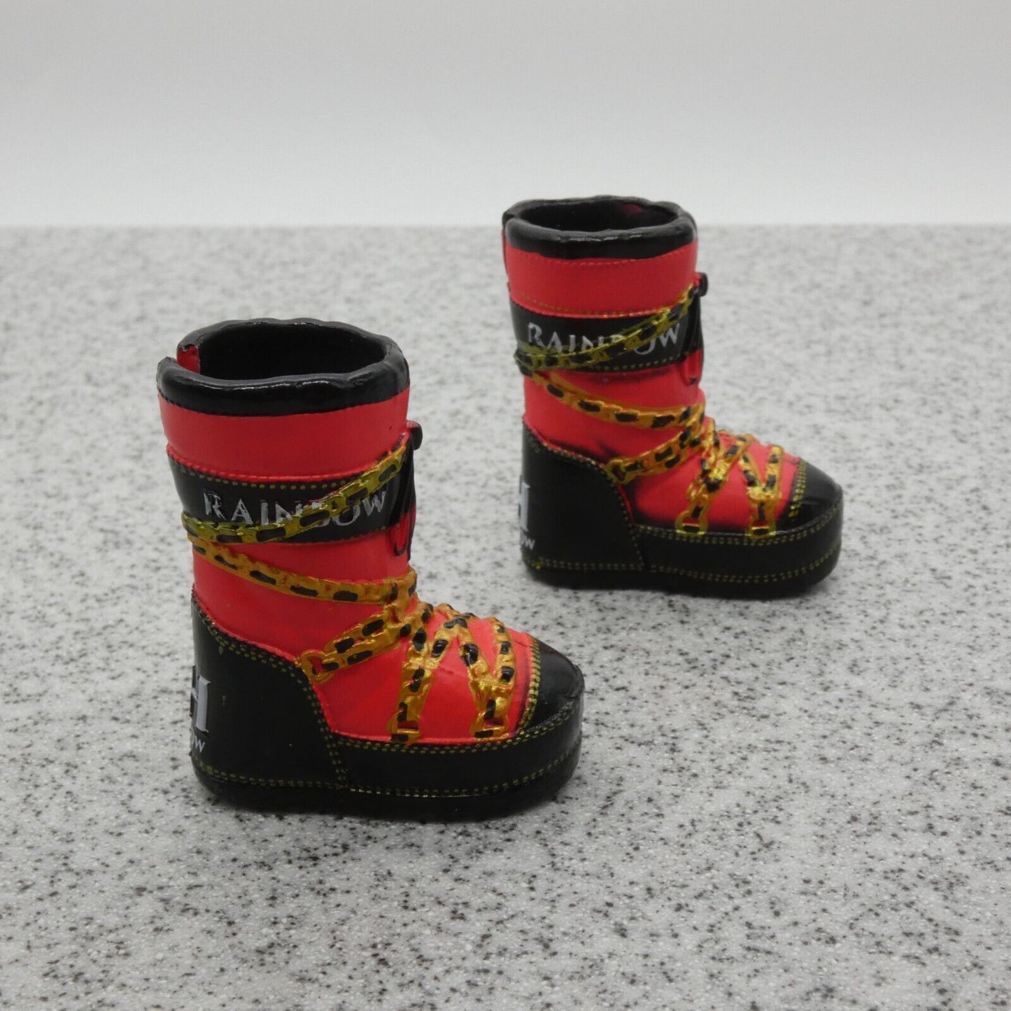 Rainbow High Ruby Anderson Winter Break Doll Boots Red Black 2021 MGA 574286