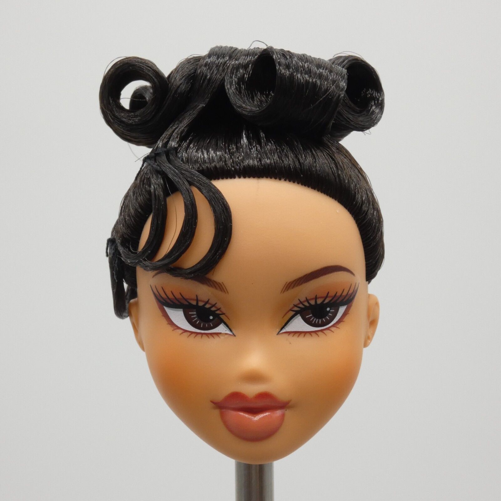 Bratz Doll Head Only Medium Light Tan Skin Kylie Jenner Night 2023 588115 O17A