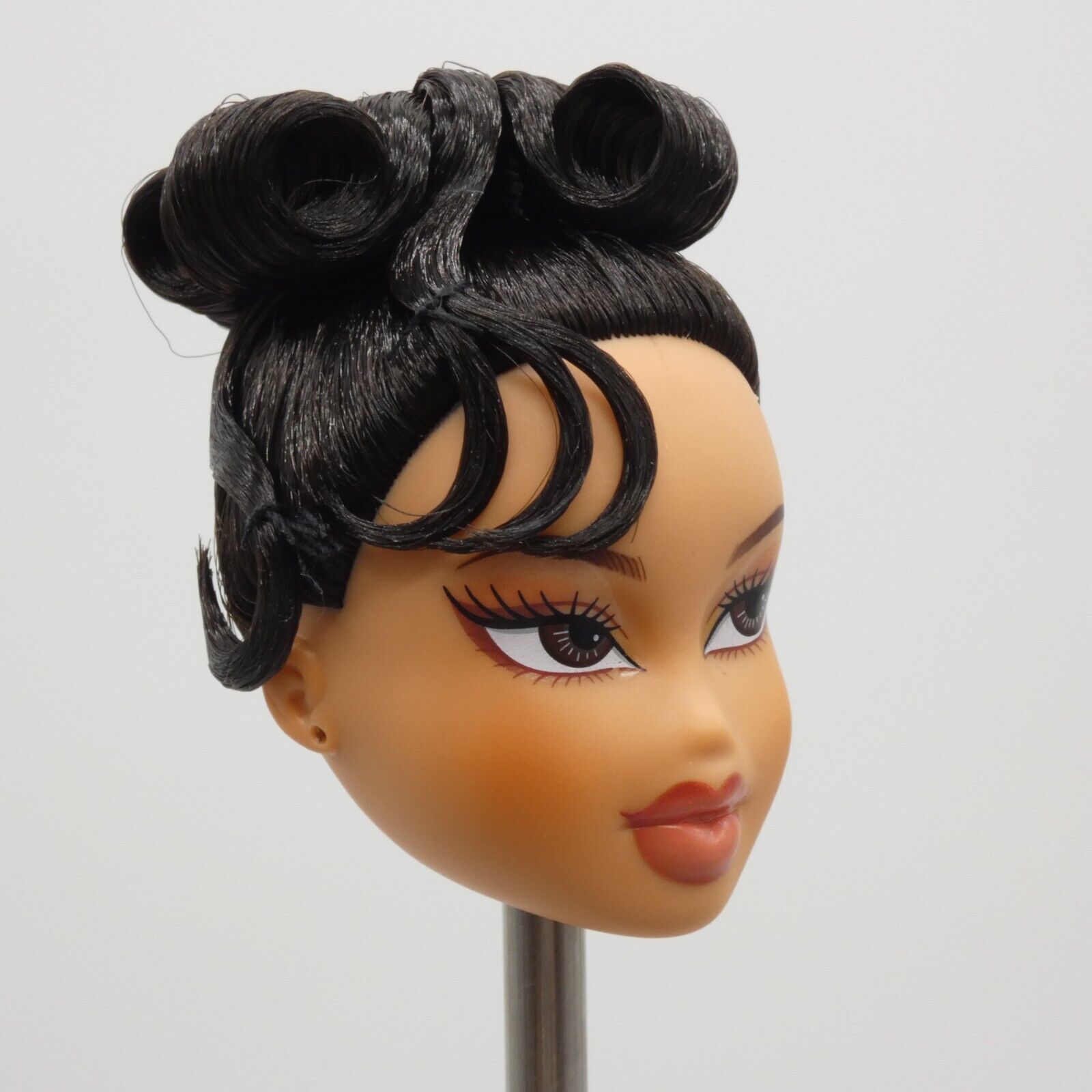 Bratz Doll Head Only Medium Light Tan Skin Kylie Jenner Night 2023 588115 O17A