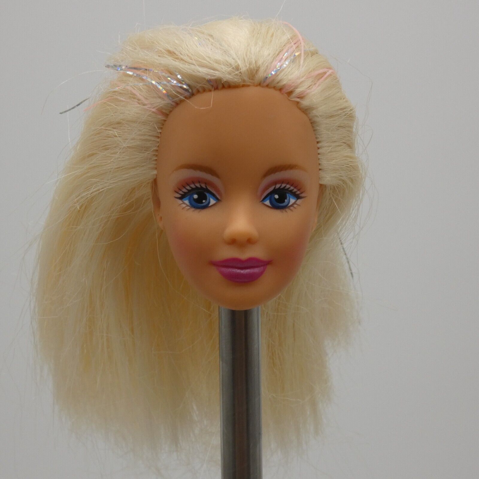 Barbie Beyond Pink Doll Head Only Mackie Face Blonde Pink Hair 1999 Mattel 20017