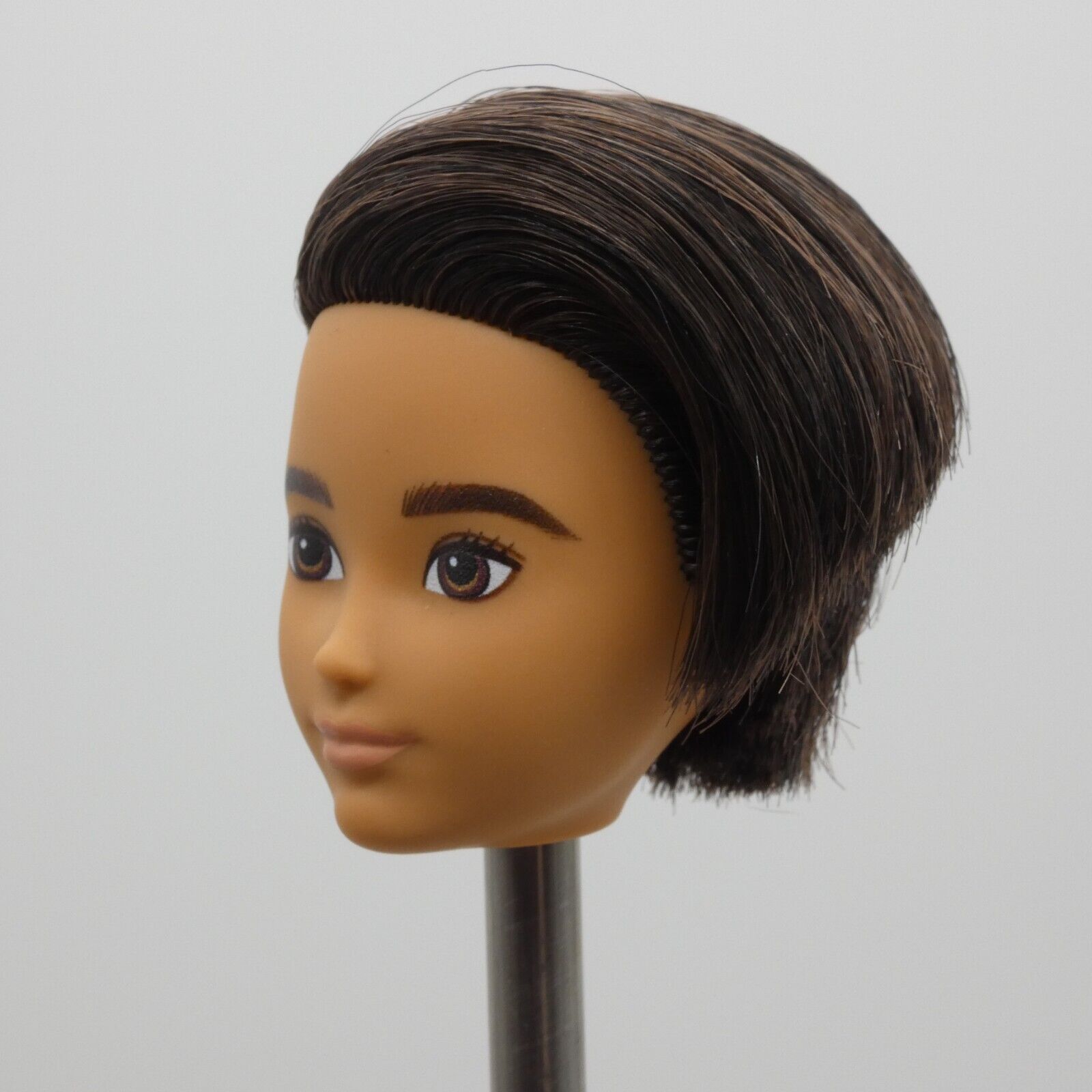 Creatable World Doll Head Dark Brown Hair Eyes Medium Light Skin 2020 GKV47