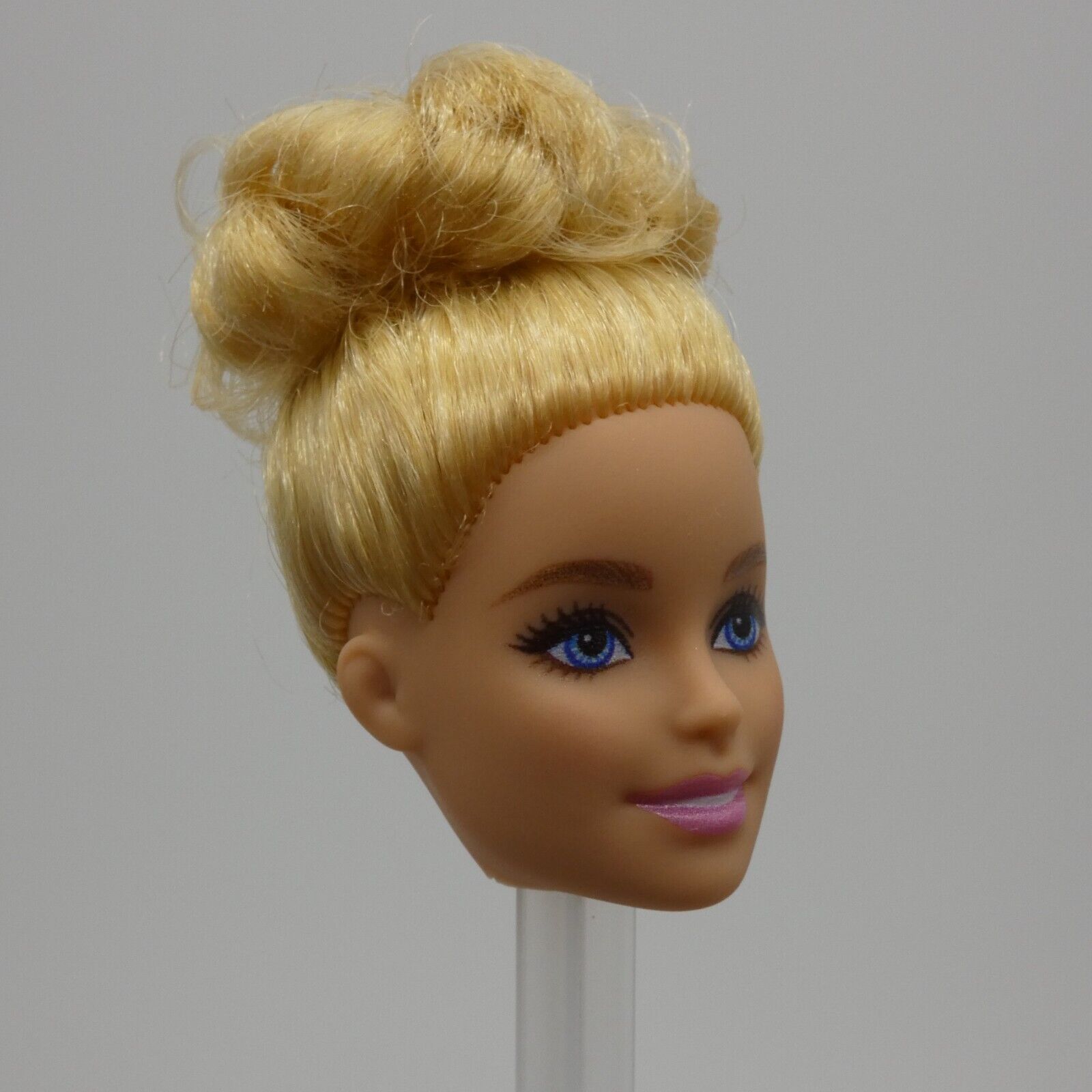 Barbie Millie Doll Head Only Messy Blonde Bun Hair Blue Eyes 2022 Teacher HCN19