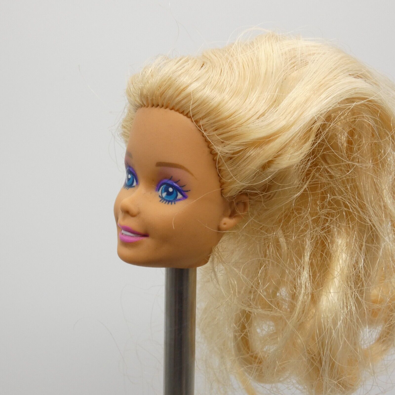 Barbie Ice Capades Doll Head Superstar Face Wavy Blonde Hair 1990 Mattel 9847