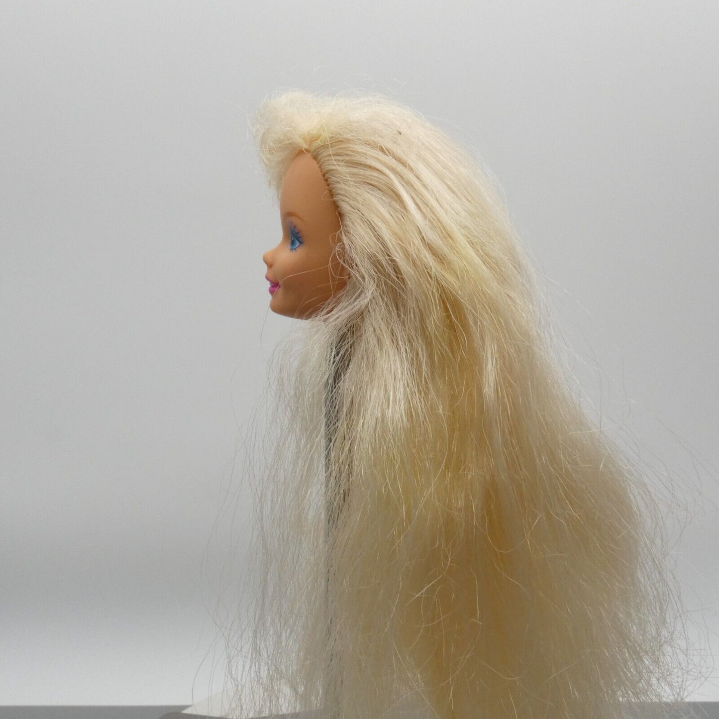 Troll Barbie Doll Head Wavy Blonde Hair Bangs Medium Light 1992 Mattel 10257