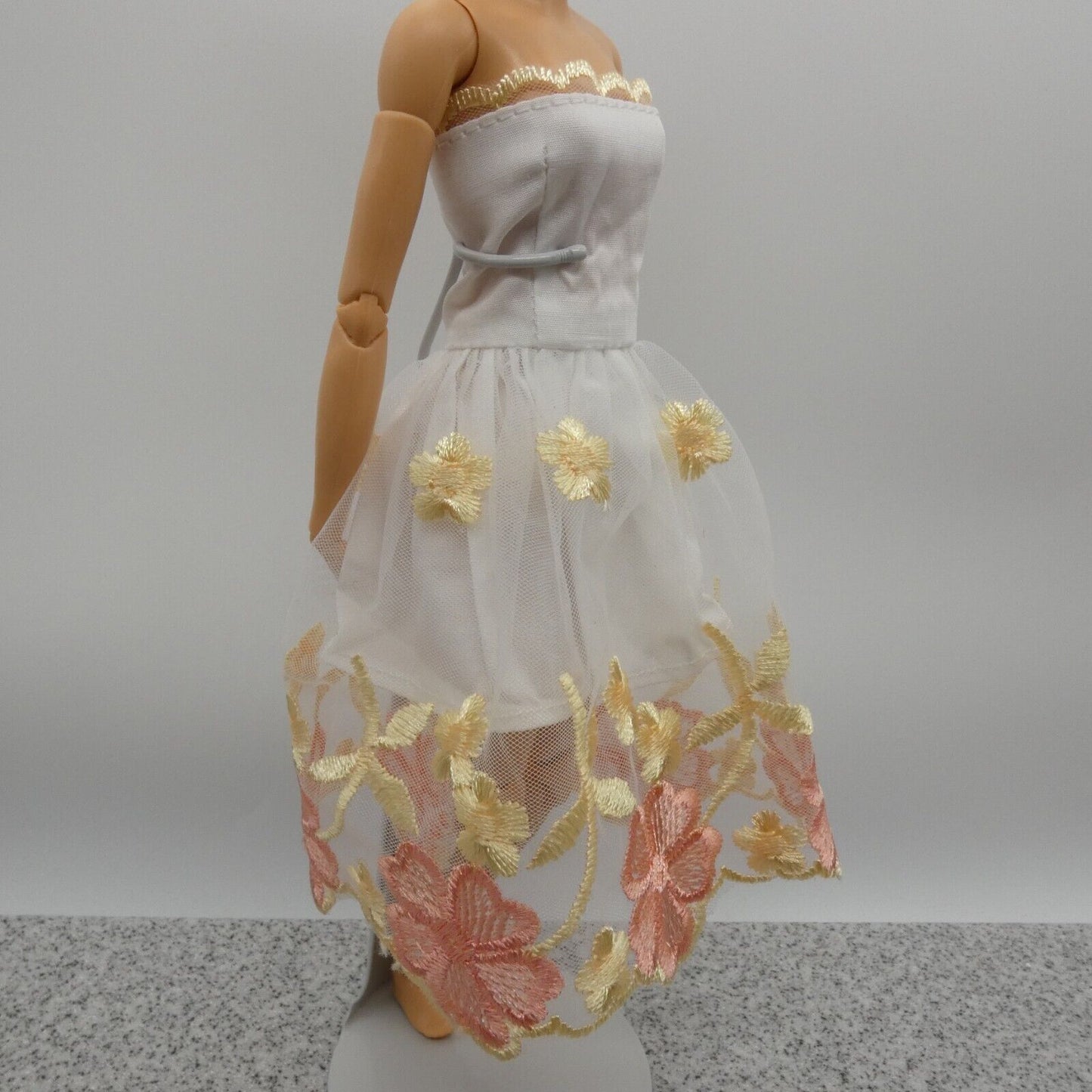 Barbie Doll Size Dress White Layer Tulle Strapless Sleeveless Sweetheart Bodice