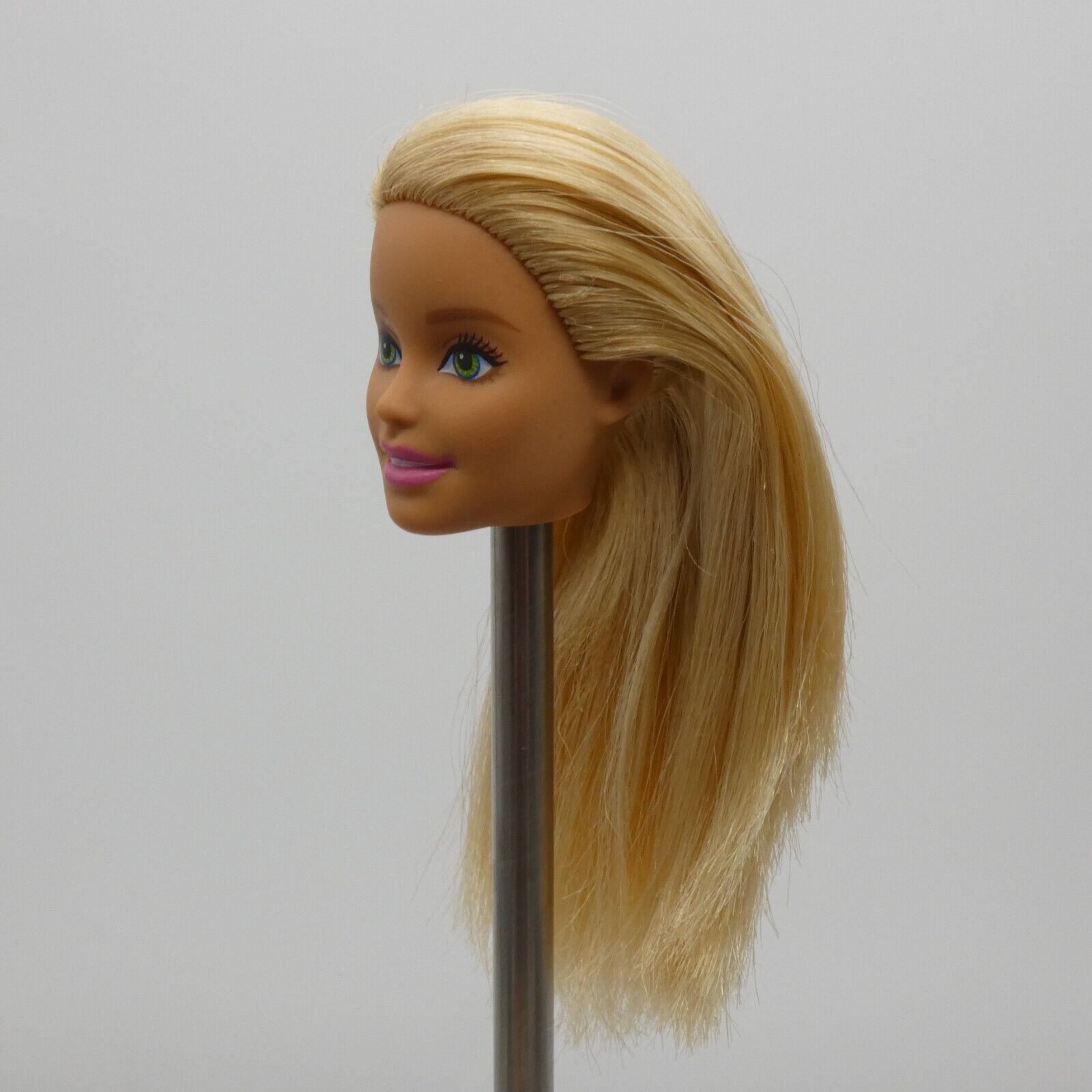 Barbie Beach Doll Head Only Millie Face Blonde Hair Green Eyes Light Skin Mattel