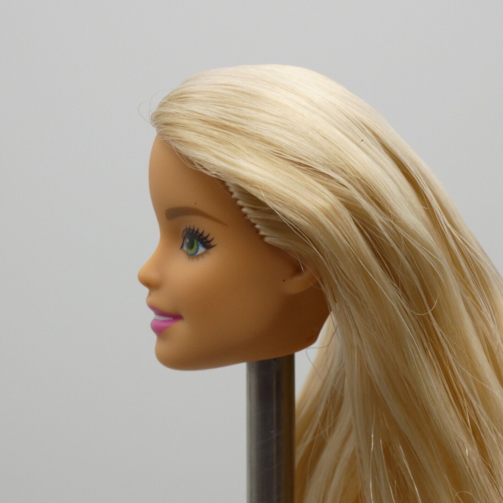 Barbie Doll Head Millie Face Blonde Green Eyes Light Skin 2019 Mattel FXH08