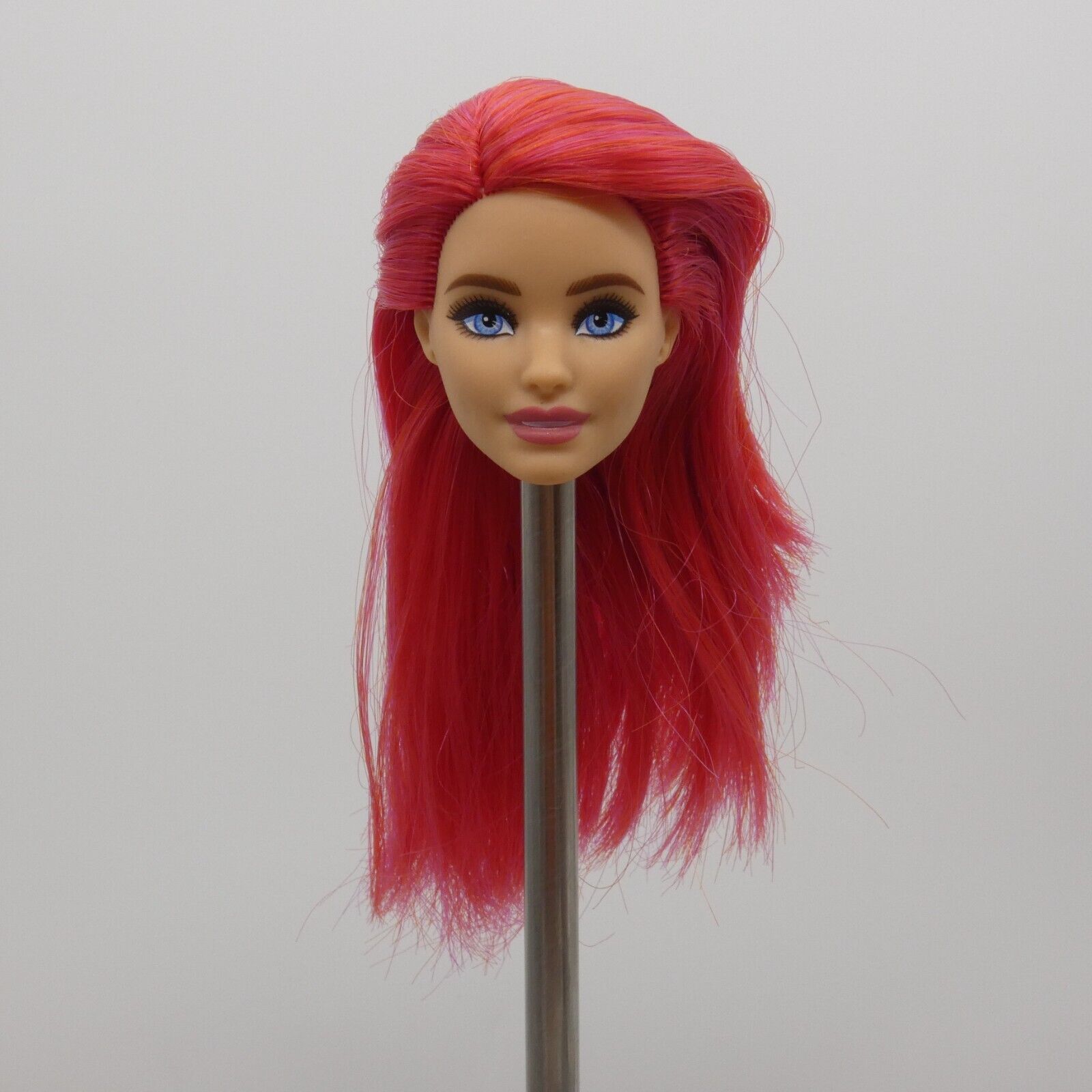 Barbie Fashionistas 168 Doll Head Neysa Face Red Hair Light Skin Blue Eyes GRB56