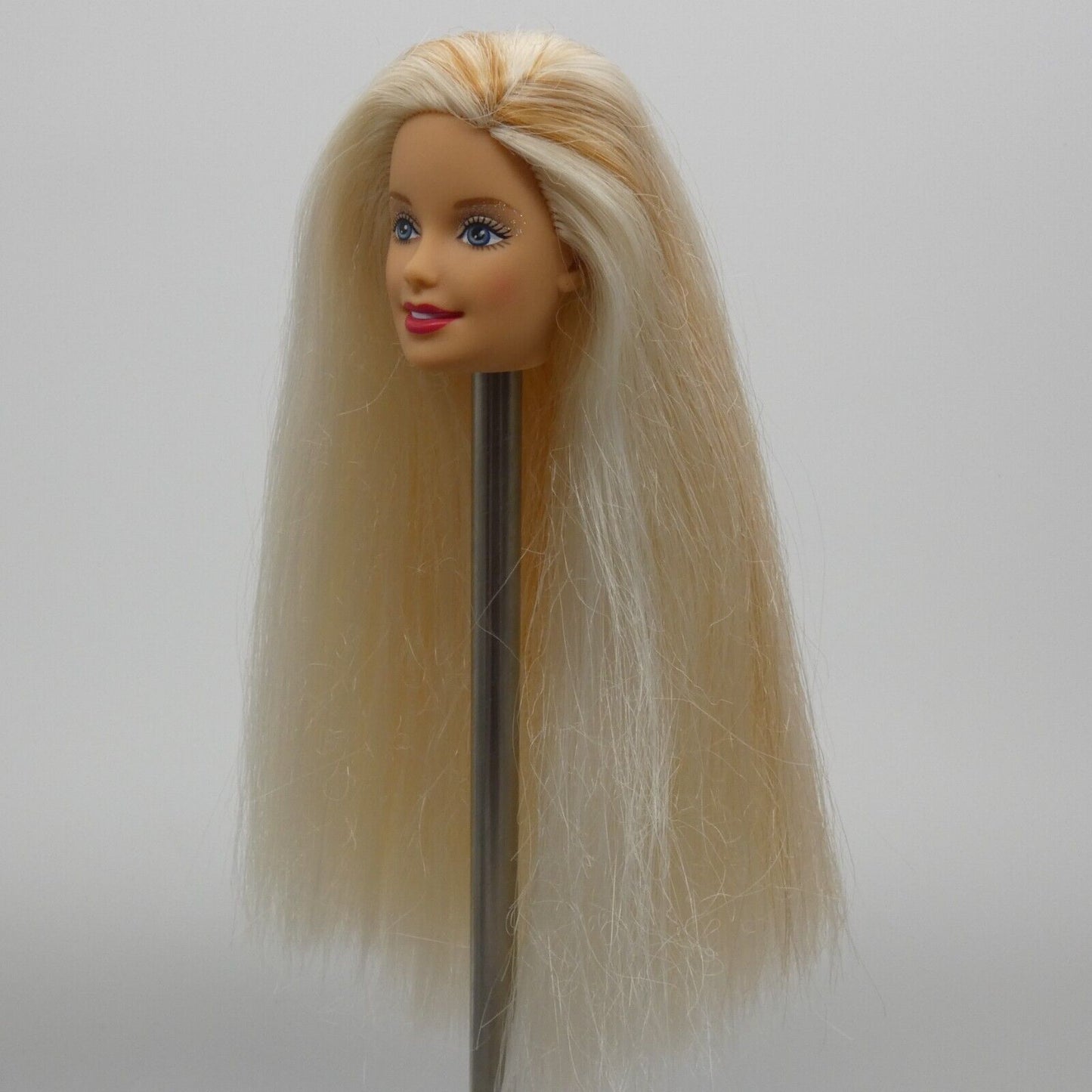 Barbie Dance Party Generation Girl Doll Head Blonde Light Skin Tone 2000 25766