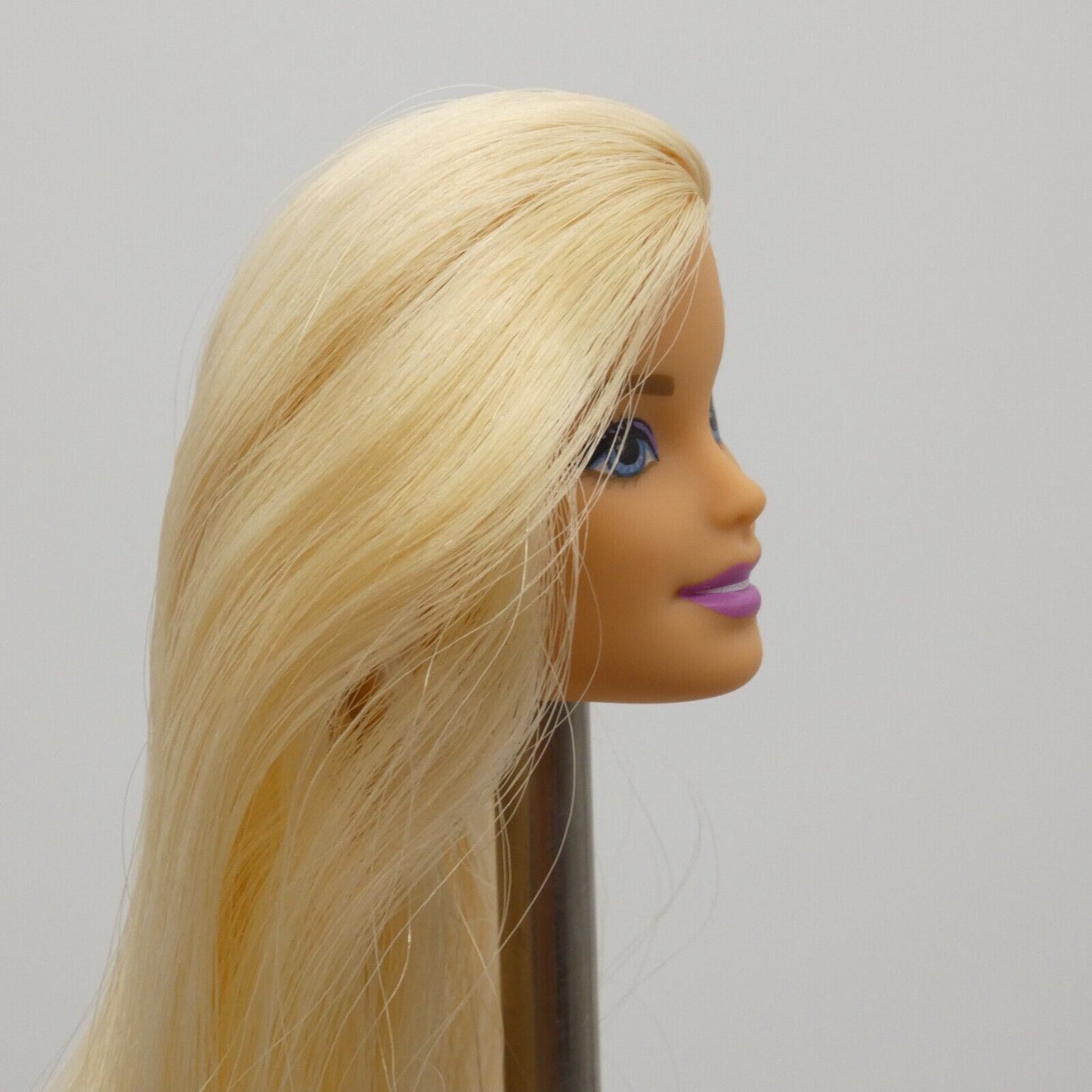 Barbie Supermarket Doll Head Millie Face Blonde Light Skin 2019 Mattel FRP01