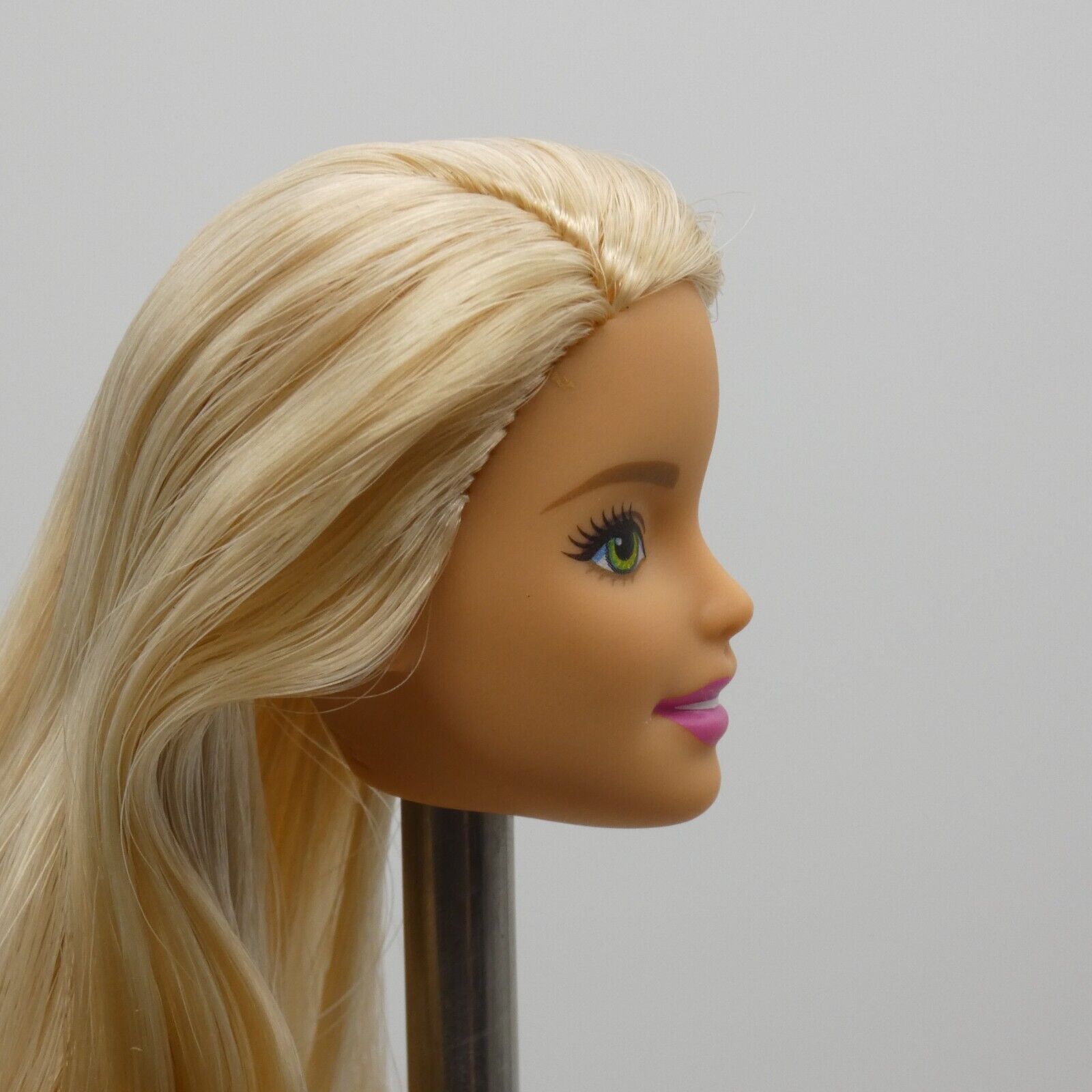 Barbie Doll Head Millie Face Blonde Green Eyes Light Skin 2019 Mattel FXH08