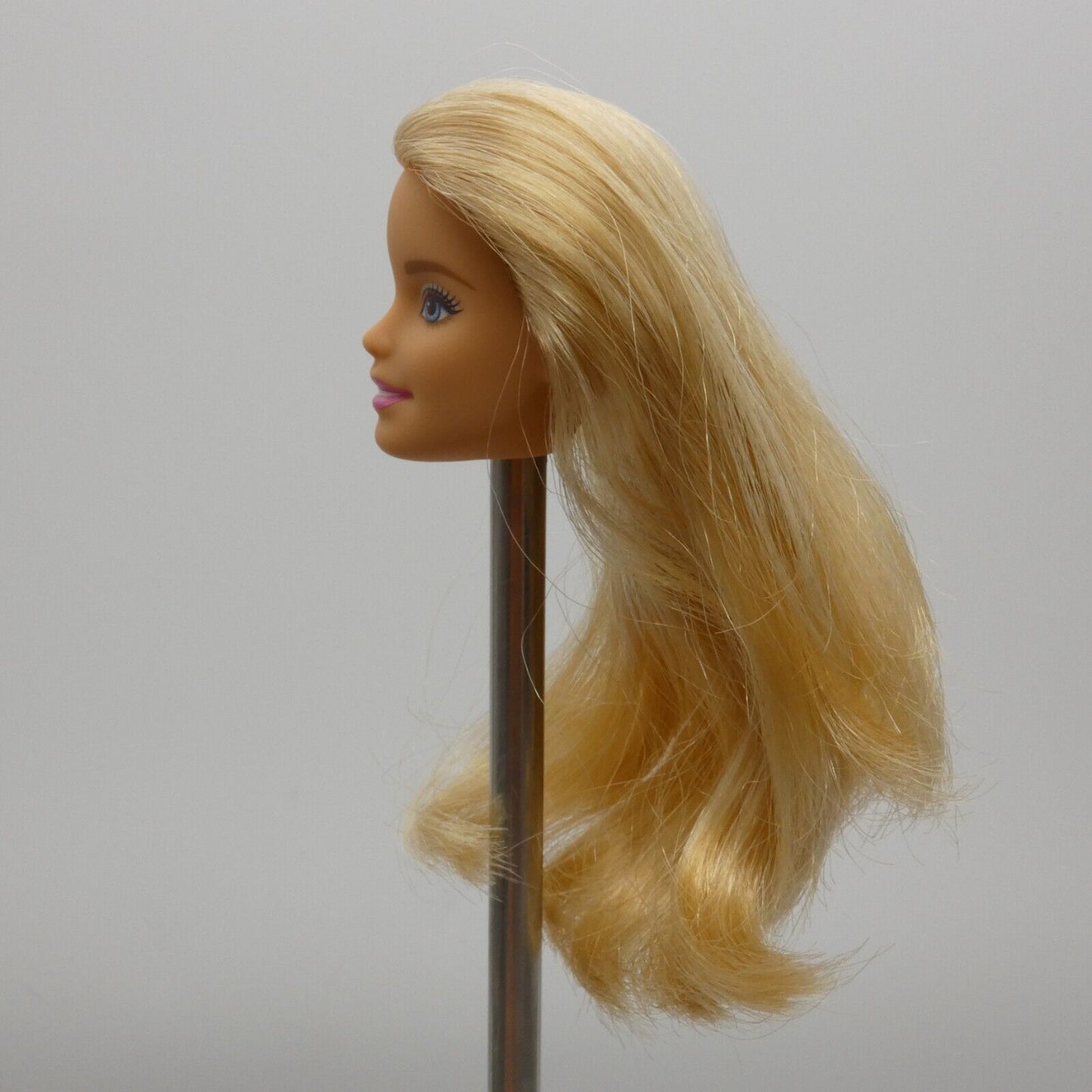 Barbie Fashion Doll Head Millie Face Blonde Blue Eyeshadow Light Skin Mattel