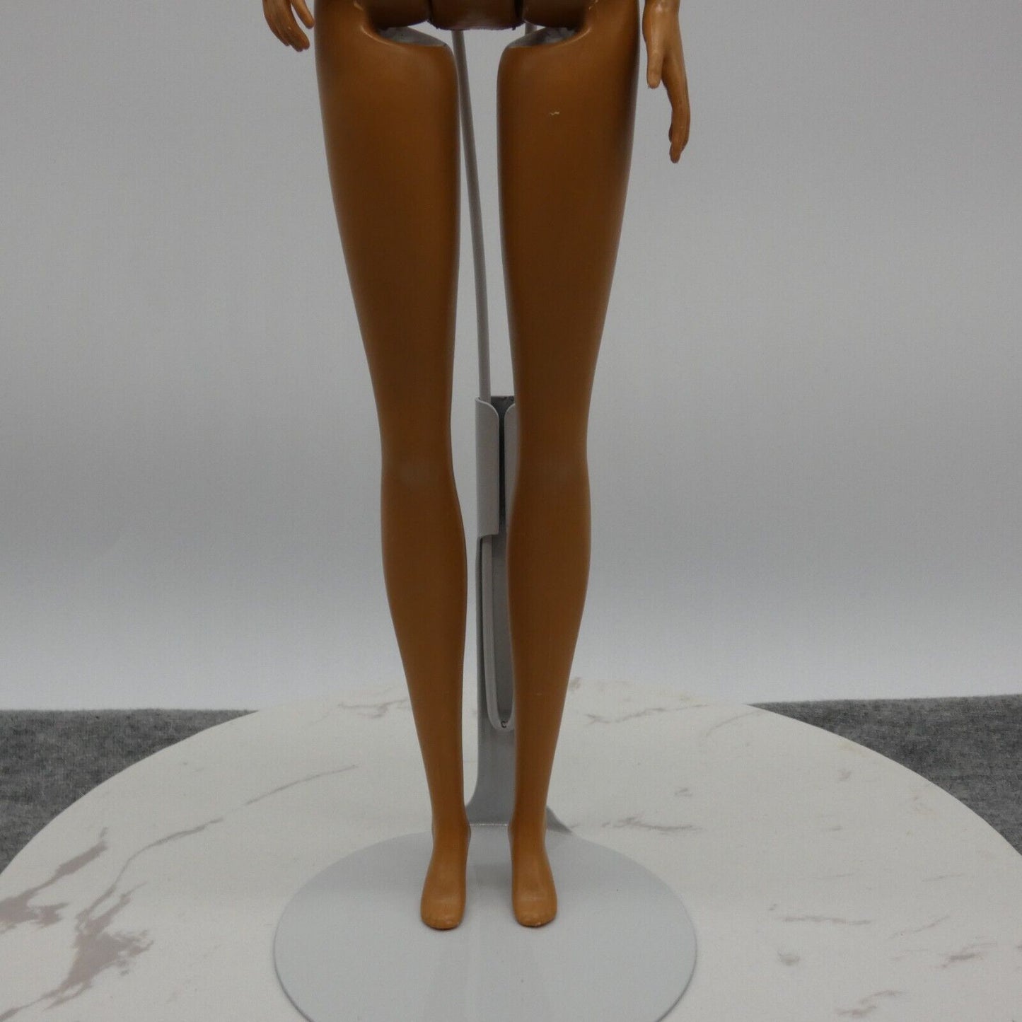 Barbie Fashionistas 140 Doll Body Only Tall Medium Skin Tone 2020 Mattel GHW54